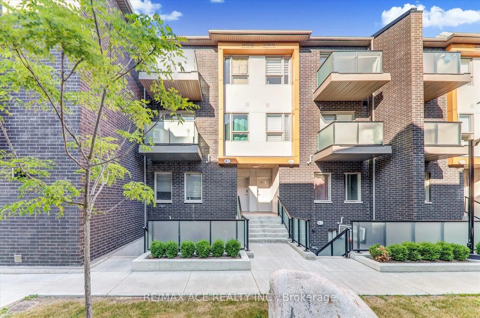 2789 Eglinton Avenue E, #431
