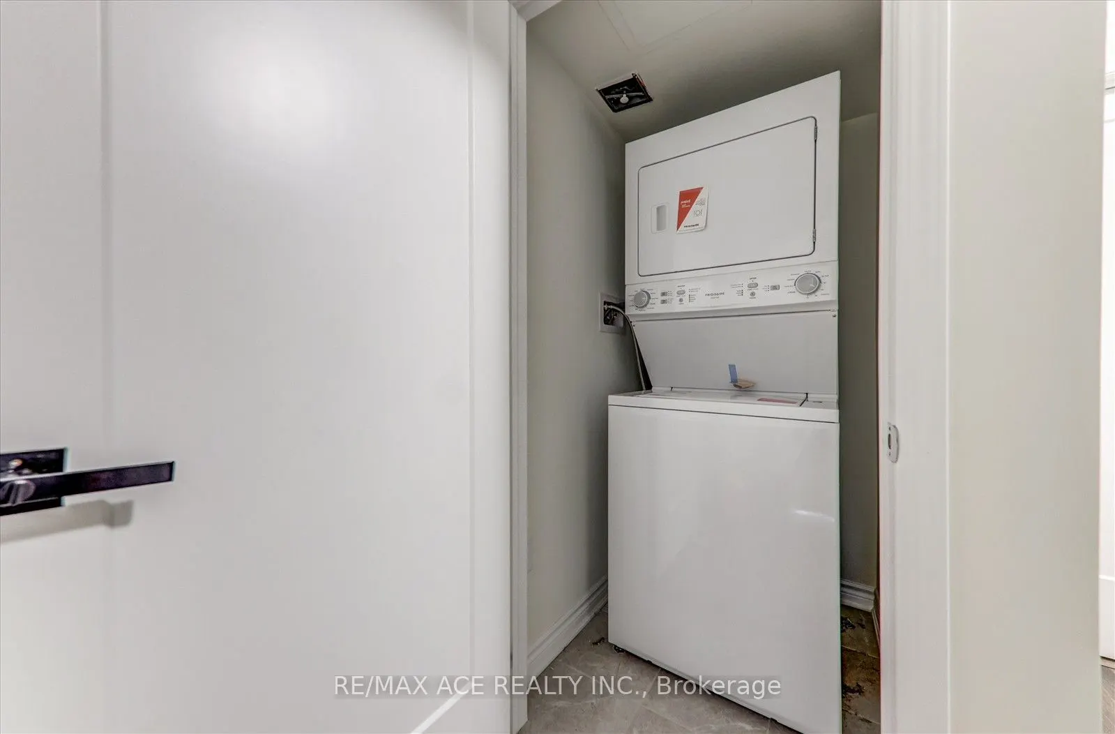 2789 Eglinton Avenue E, #431