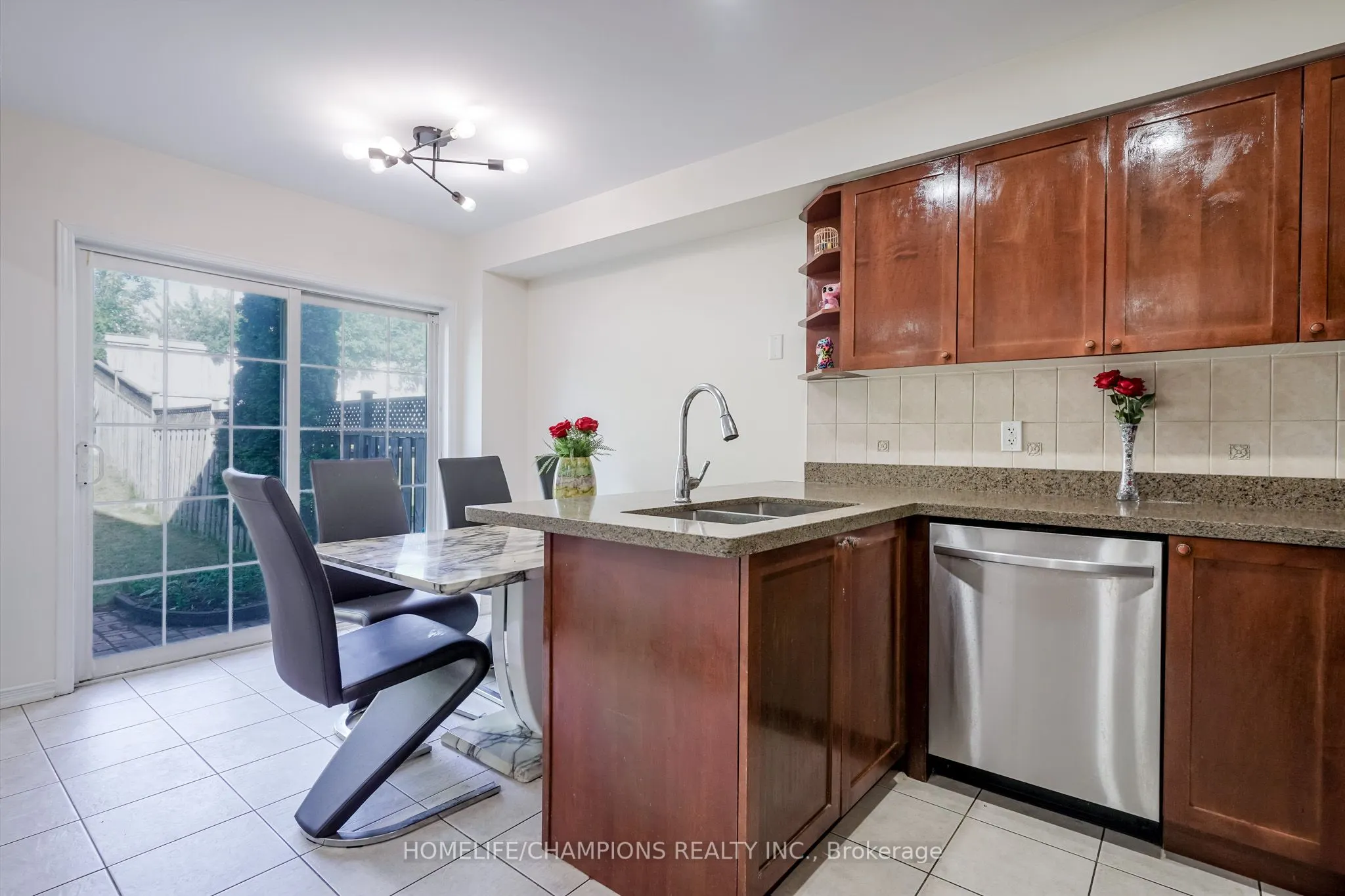 86 Carpendale Crescent E