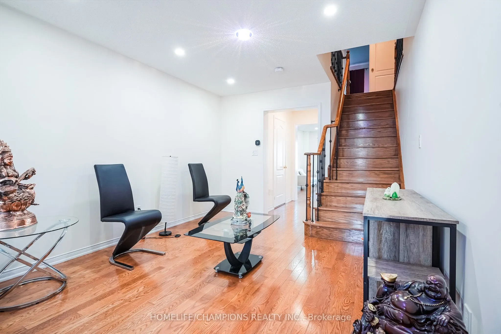 86 Carpendale Crescent E