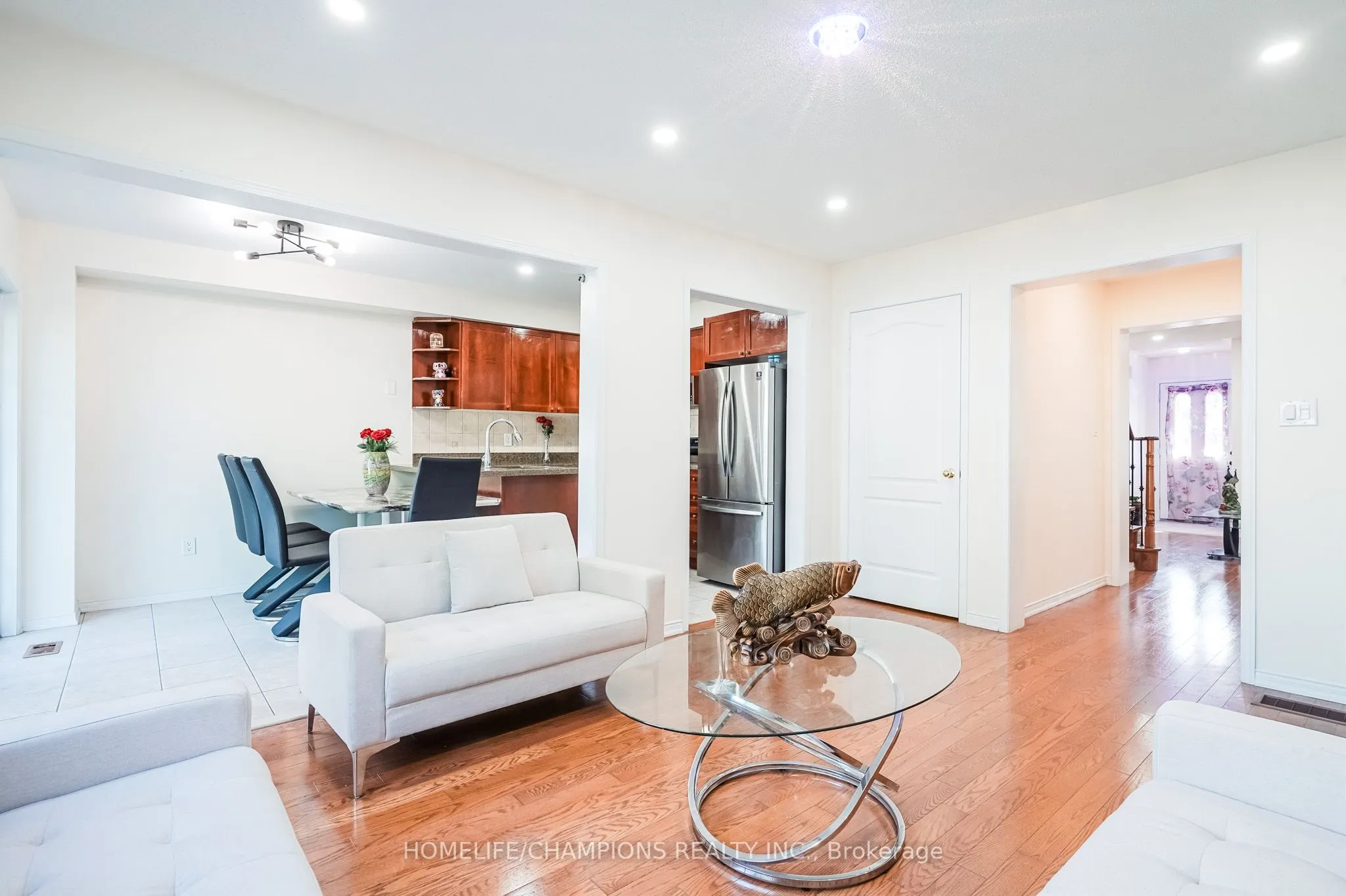 86 Carpendale Crescent E