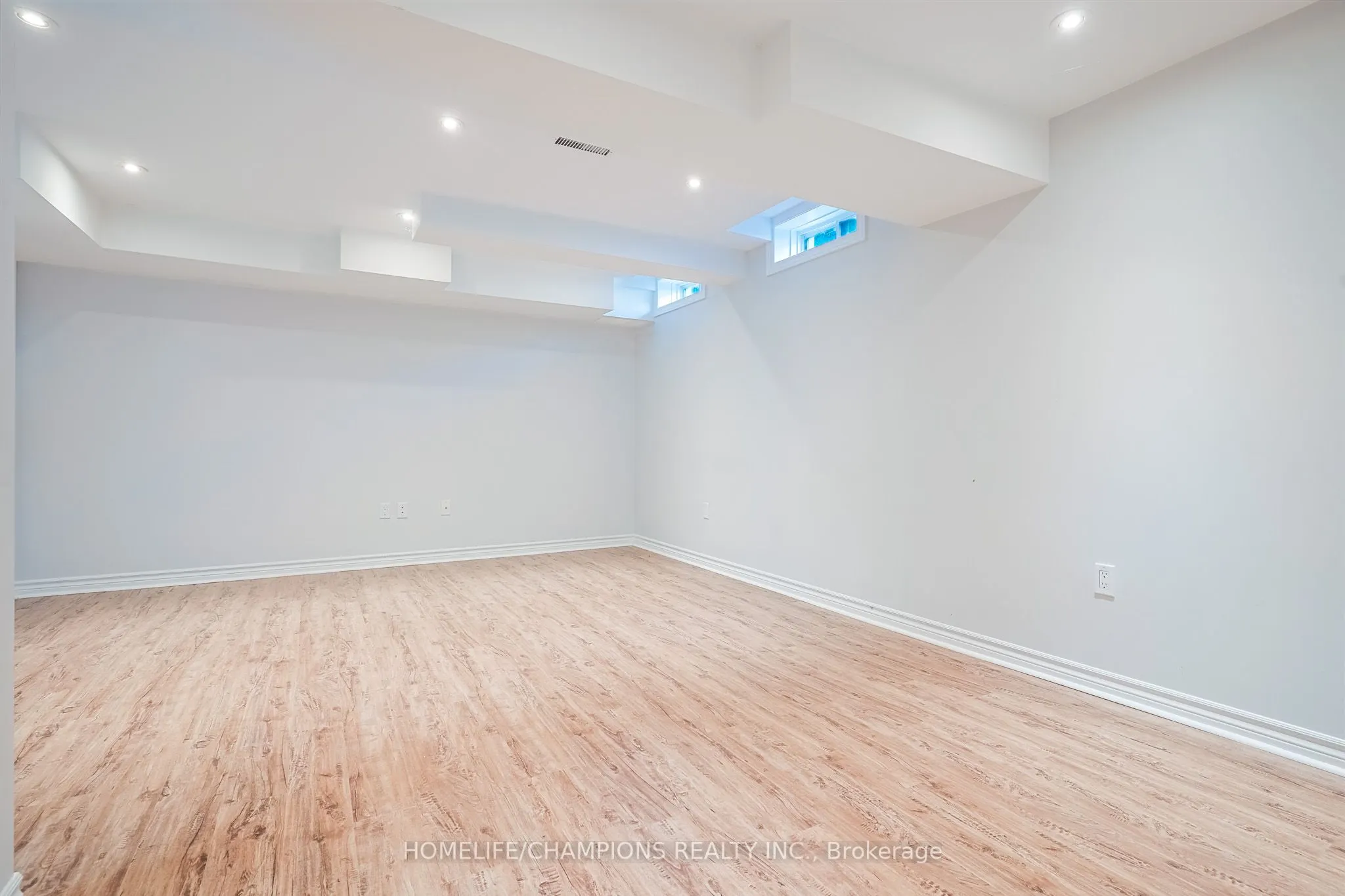 86 Carpendale Crescent E