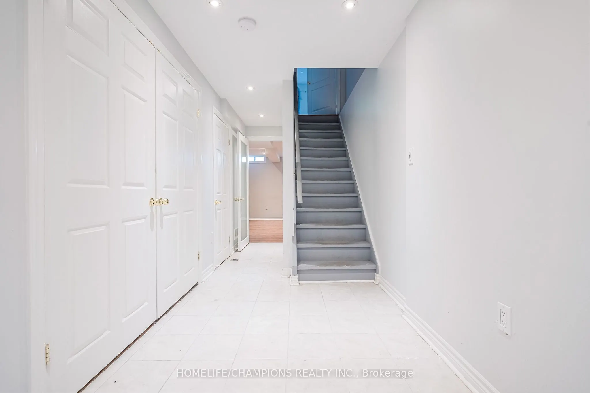 86 Carpendale Crescent E