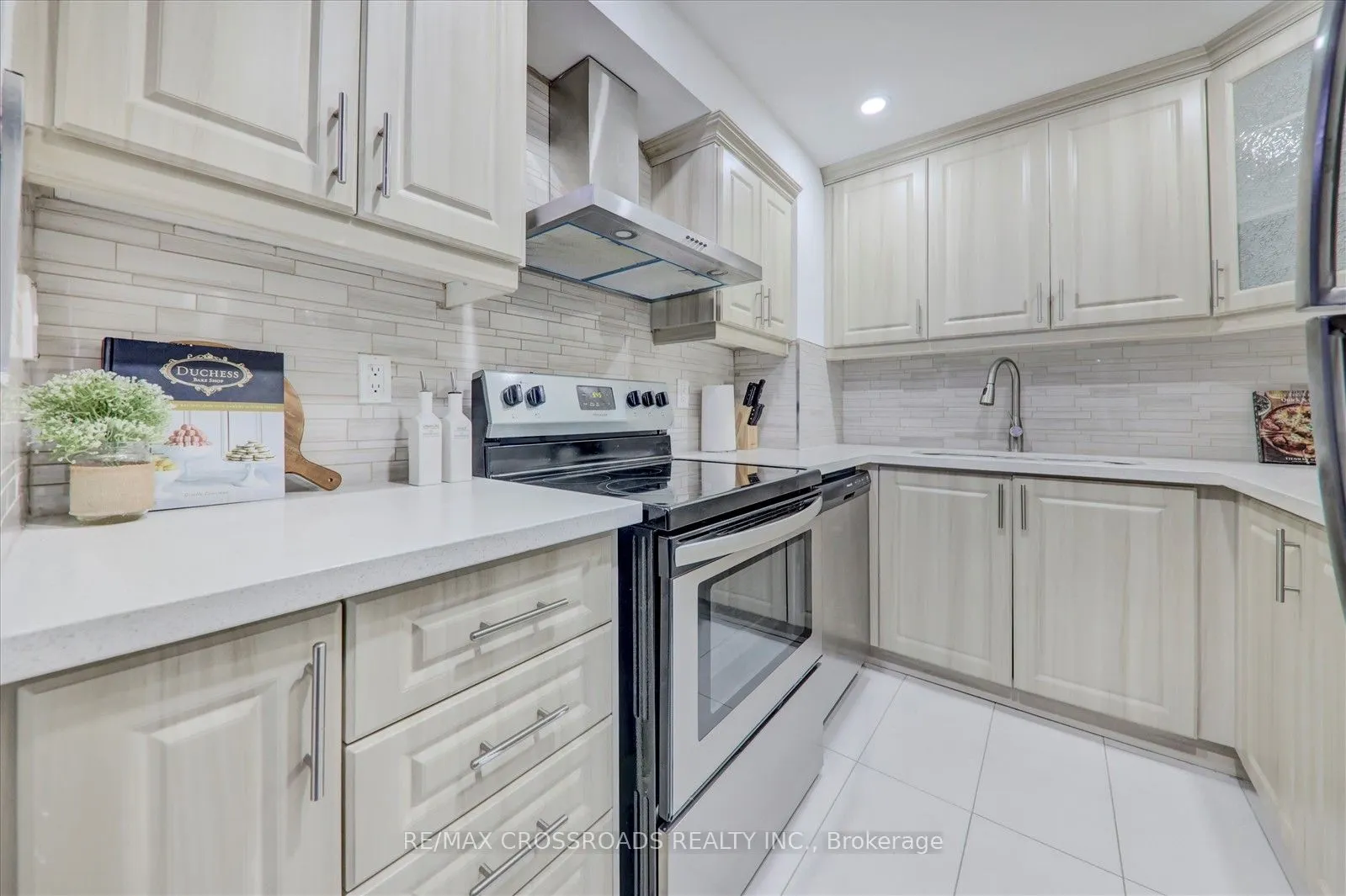 99 Blackwell Avenue, #807