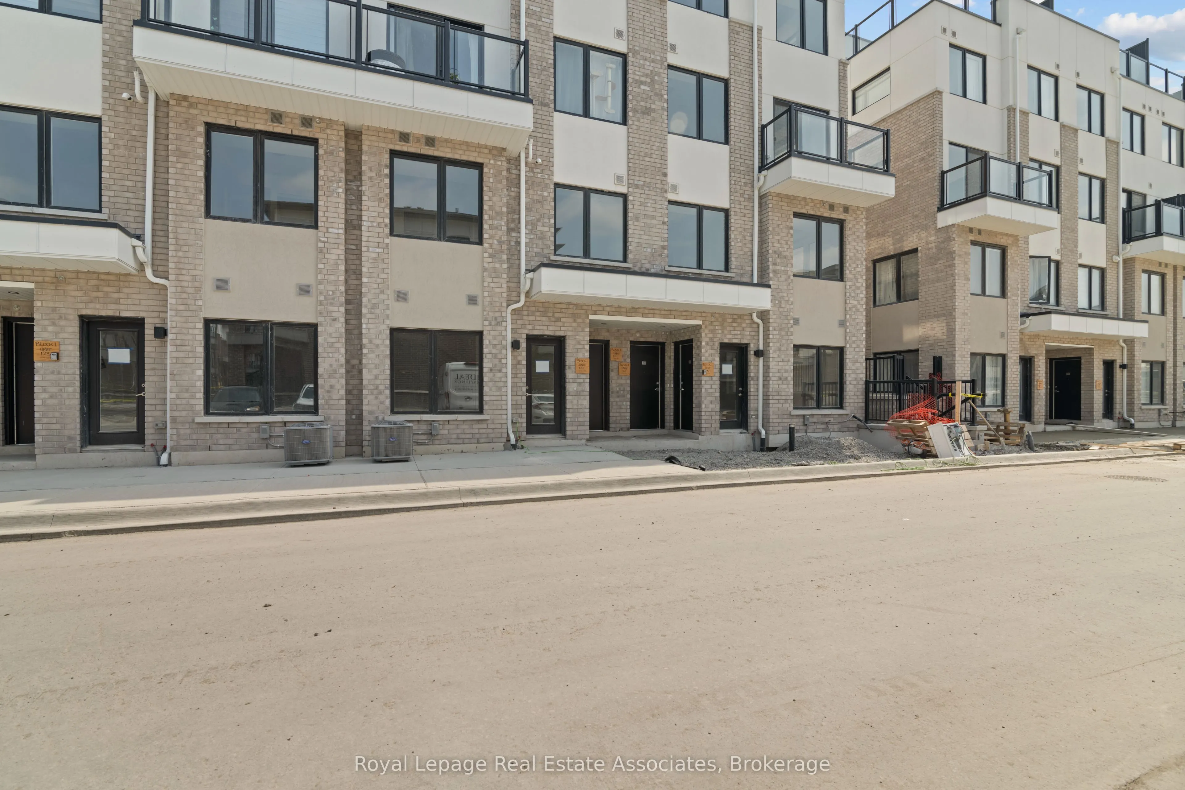 1695 Dersan Street, #120