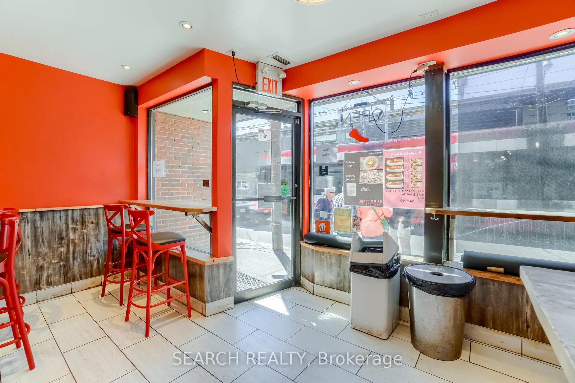 1614 Queen Street E