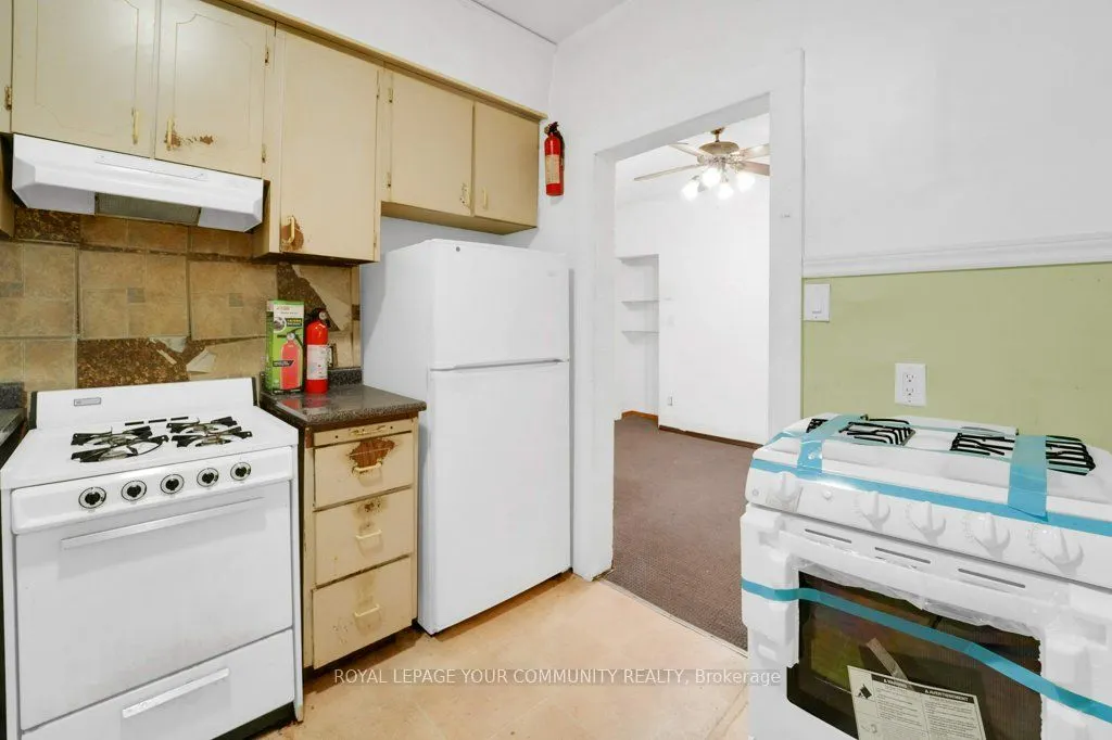 23 Fernwood Park Avenue