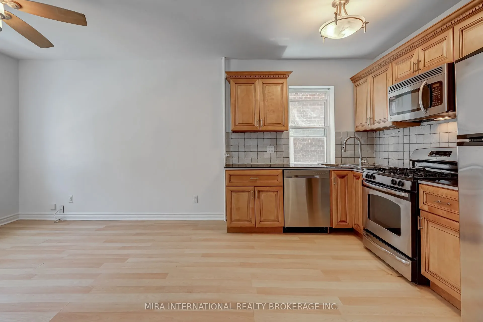 98 Leuty Avenue, #B2