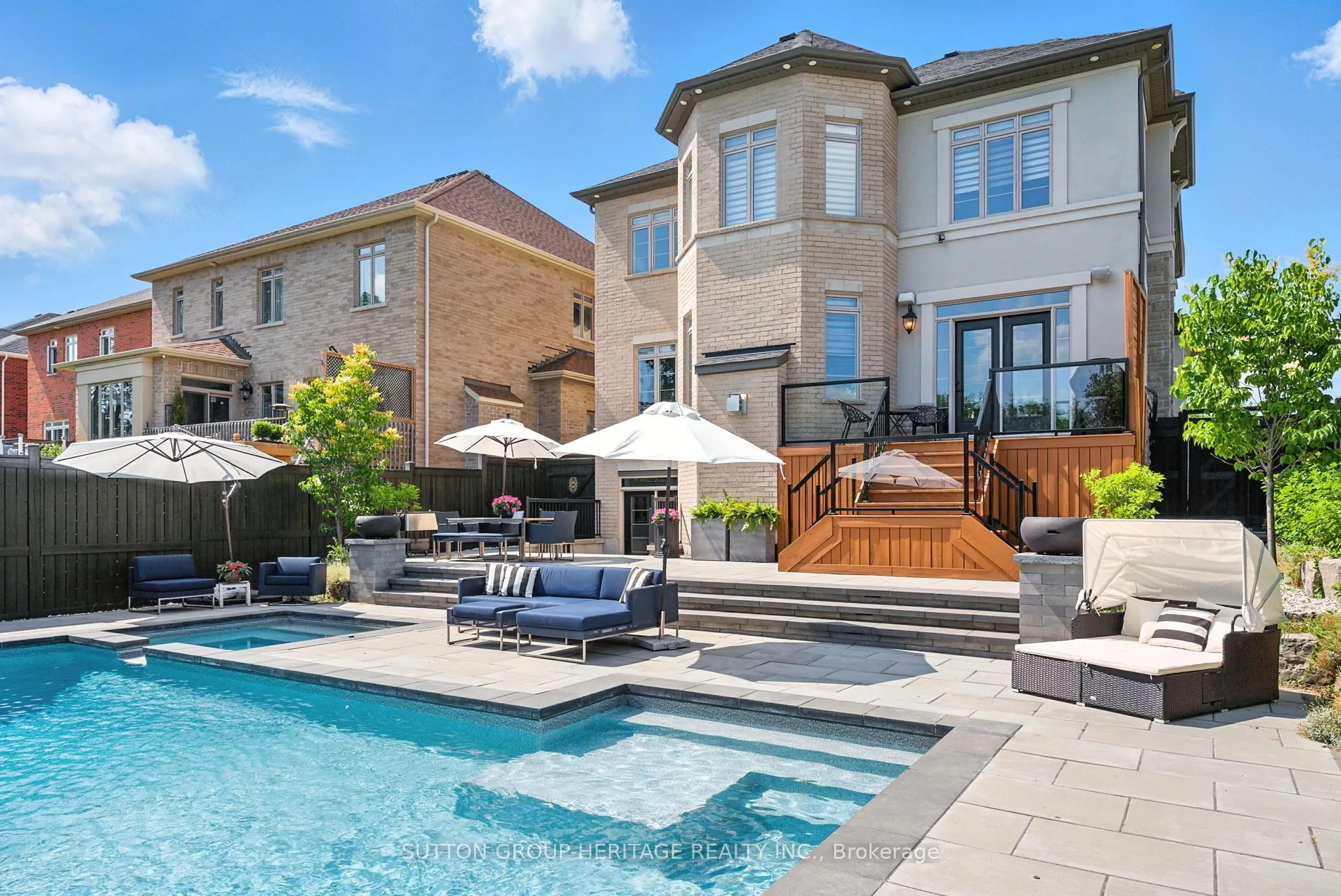21 Greenlands Court