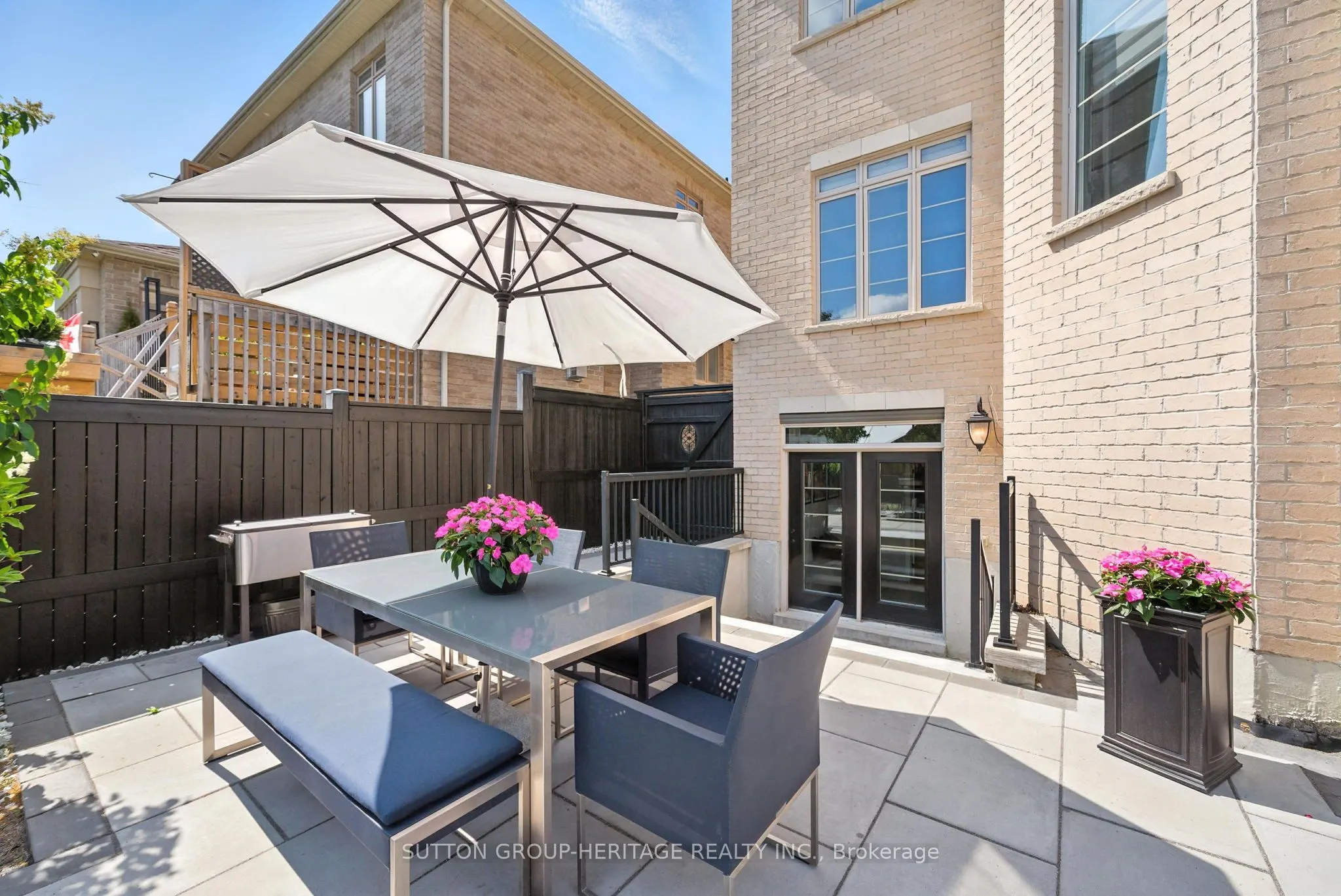21 Greenlands Court