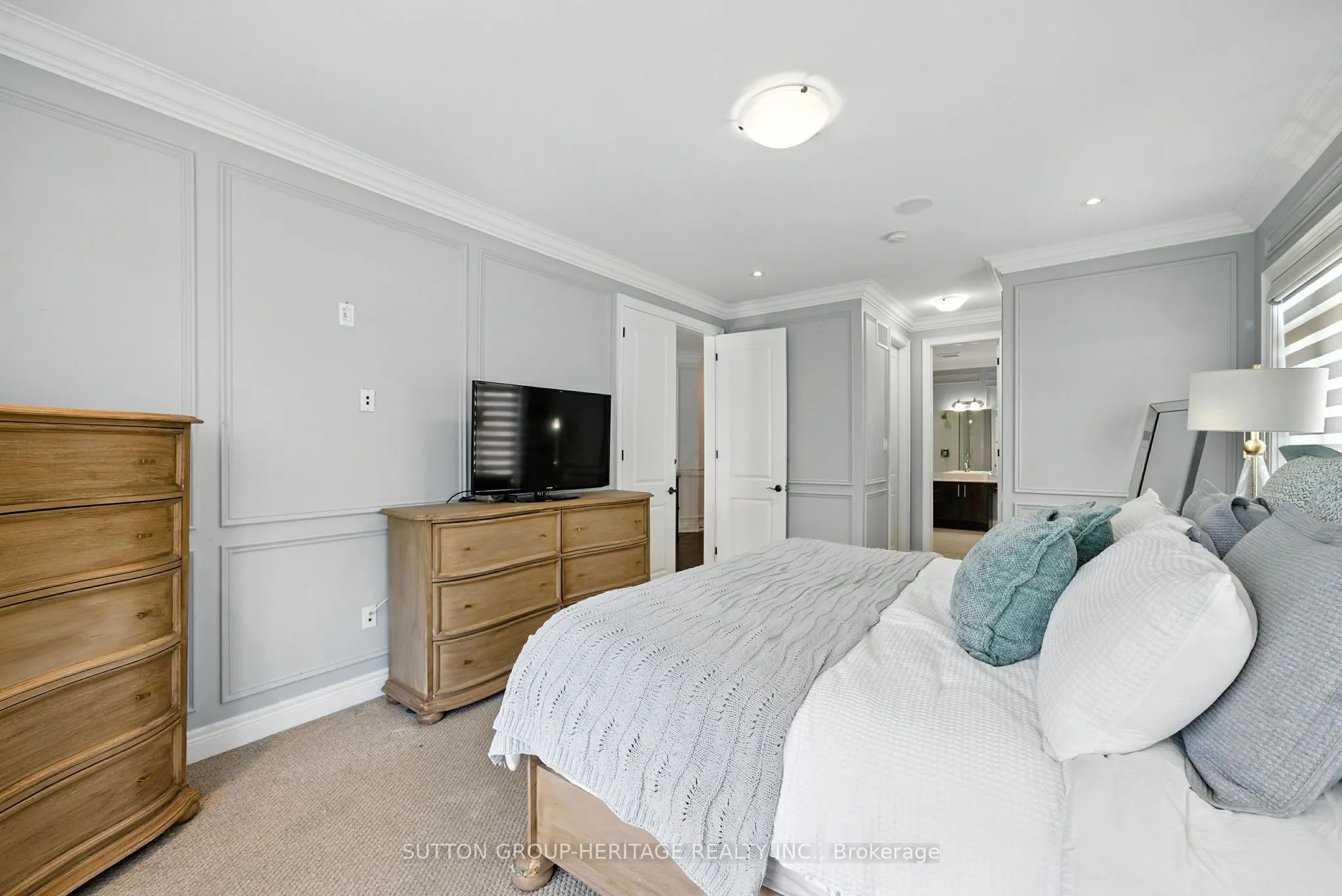 21 Greenlands Court