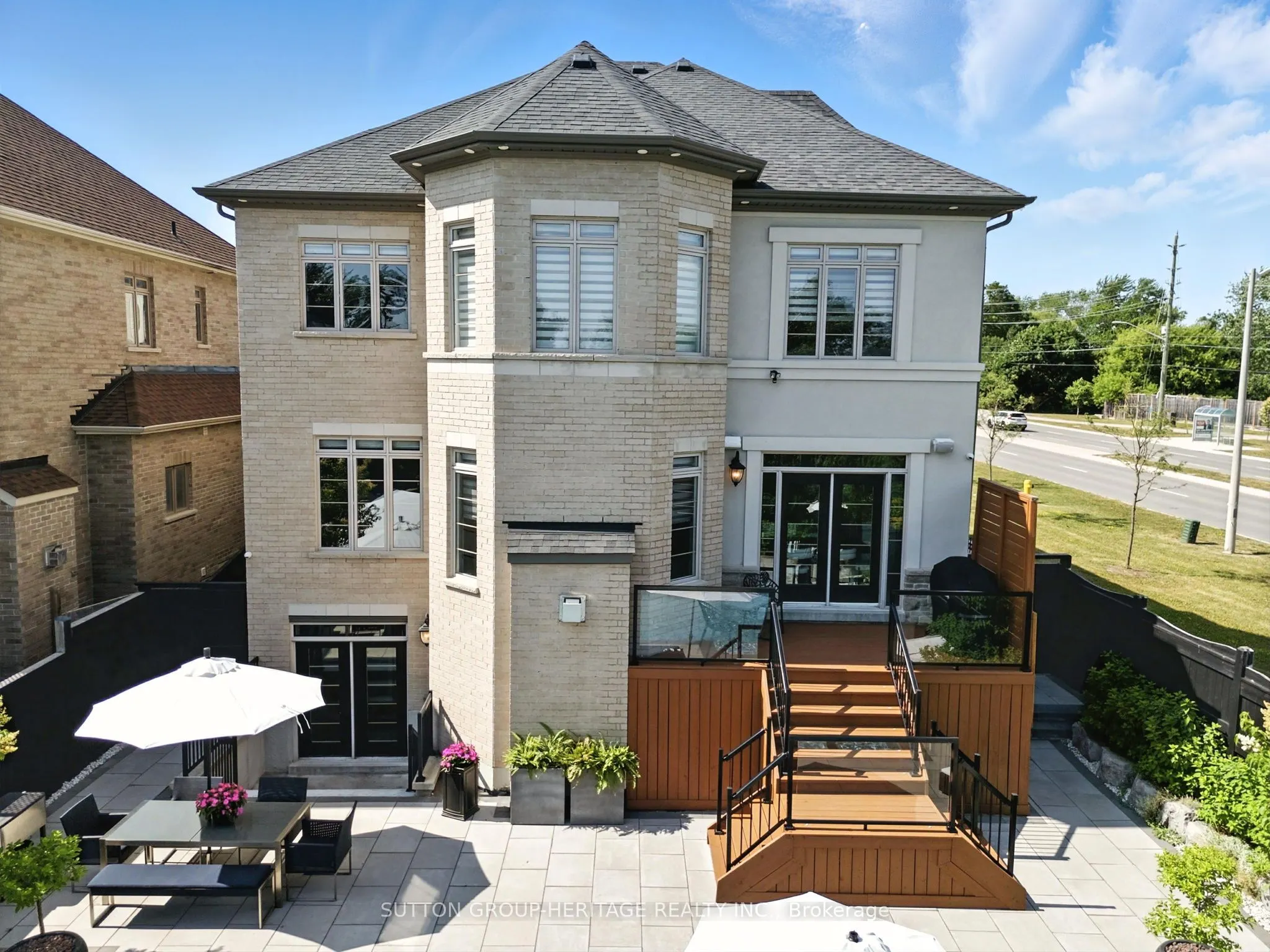 21 Greenlands Court