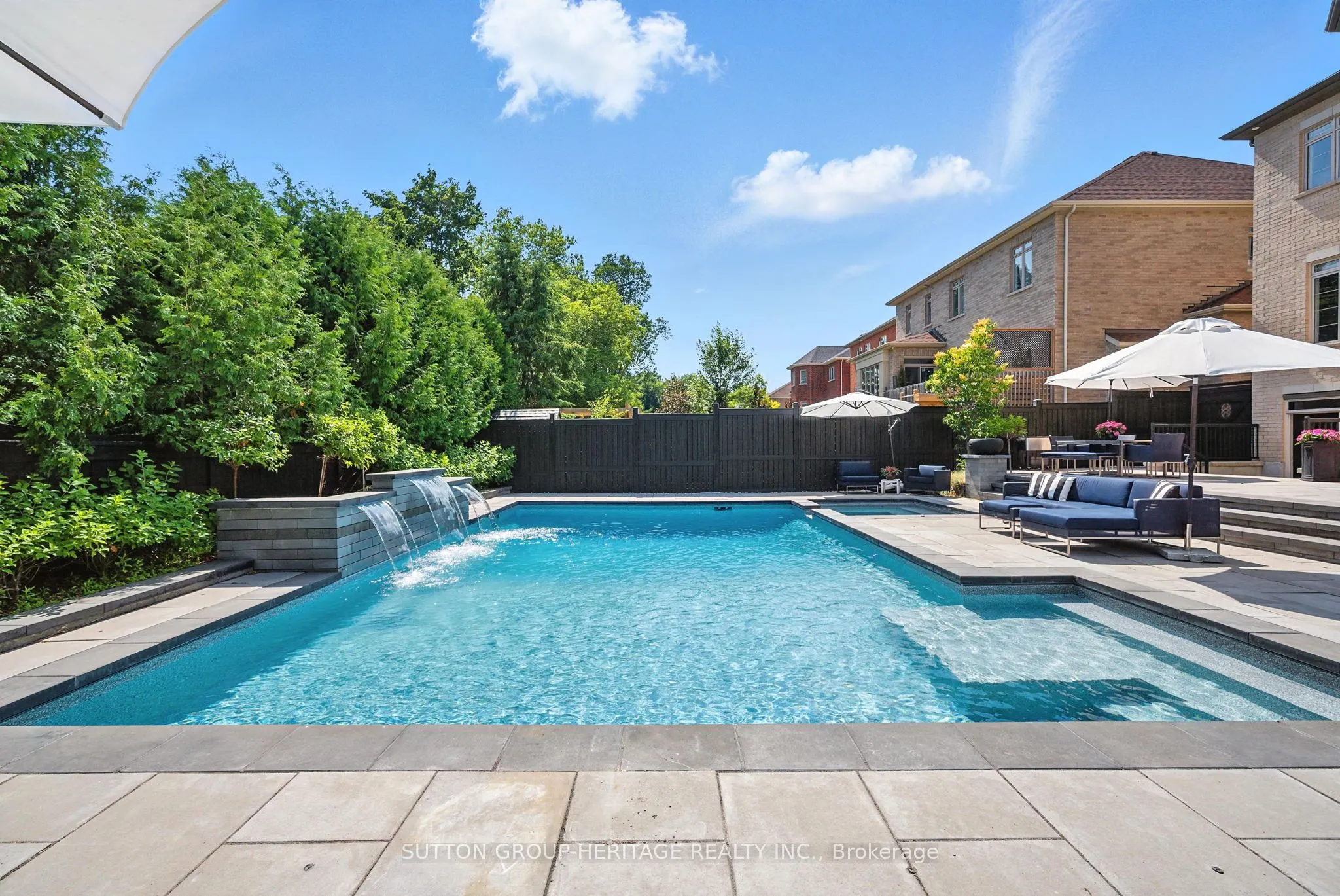 21 Greenlands Court