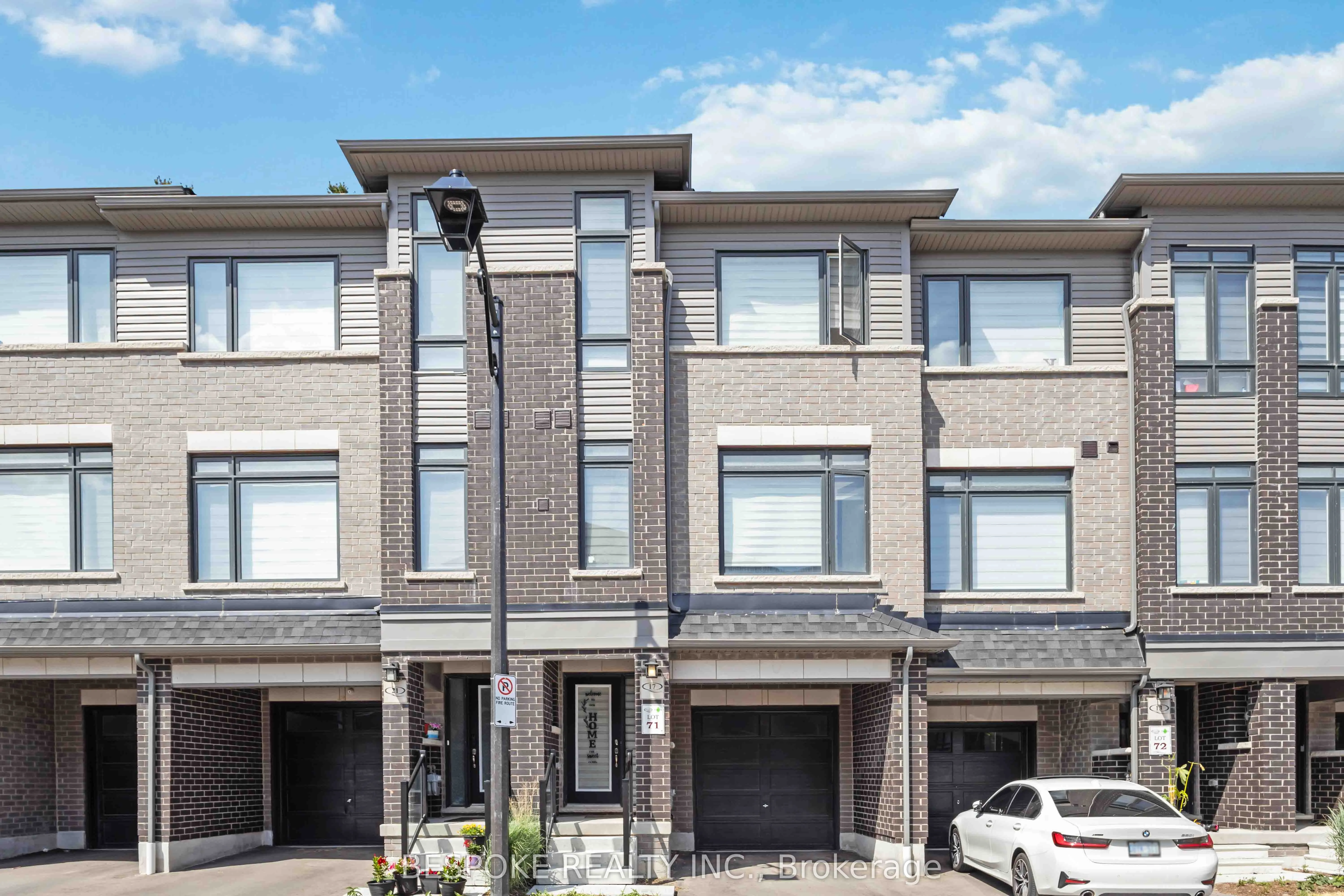 17 Esquire Way