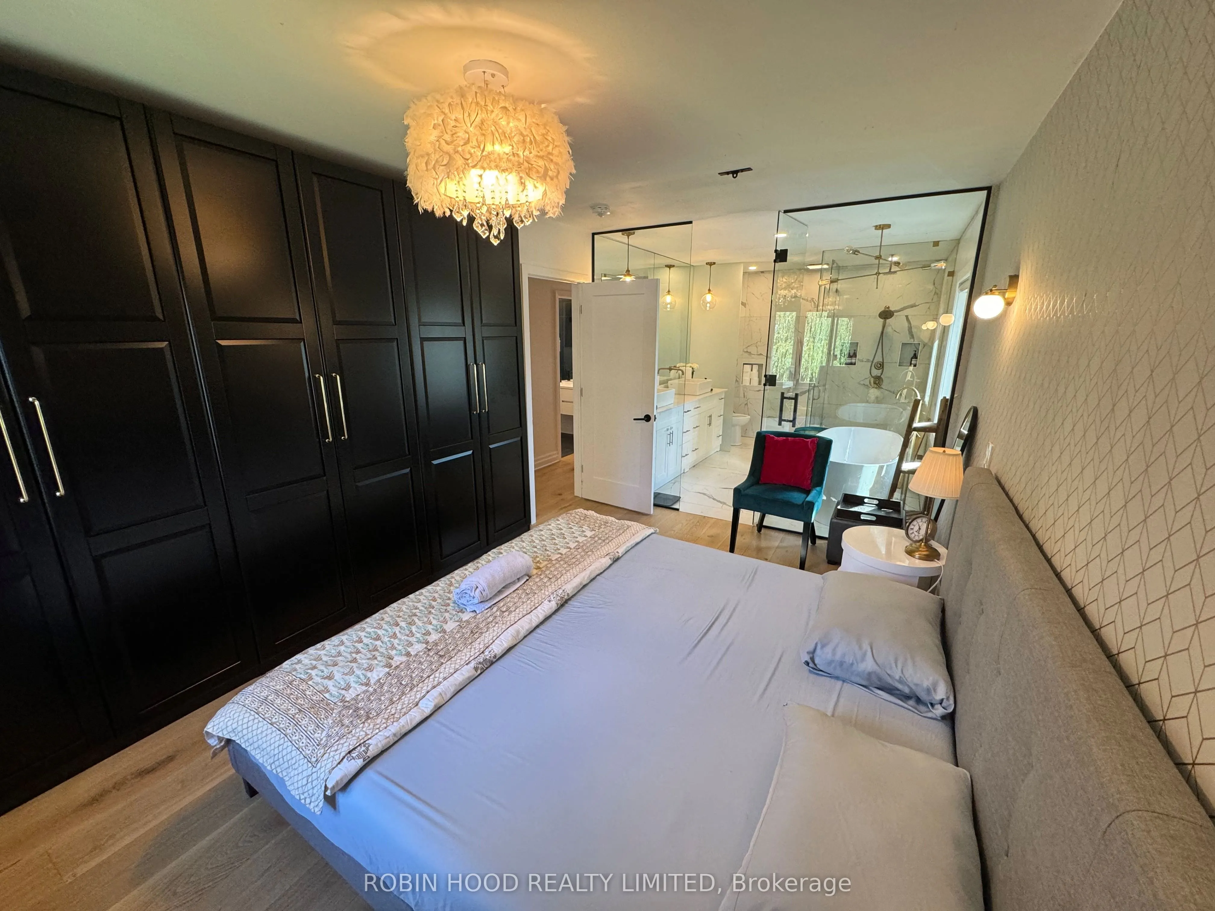 16 Glen Everest Road, #Main Floor