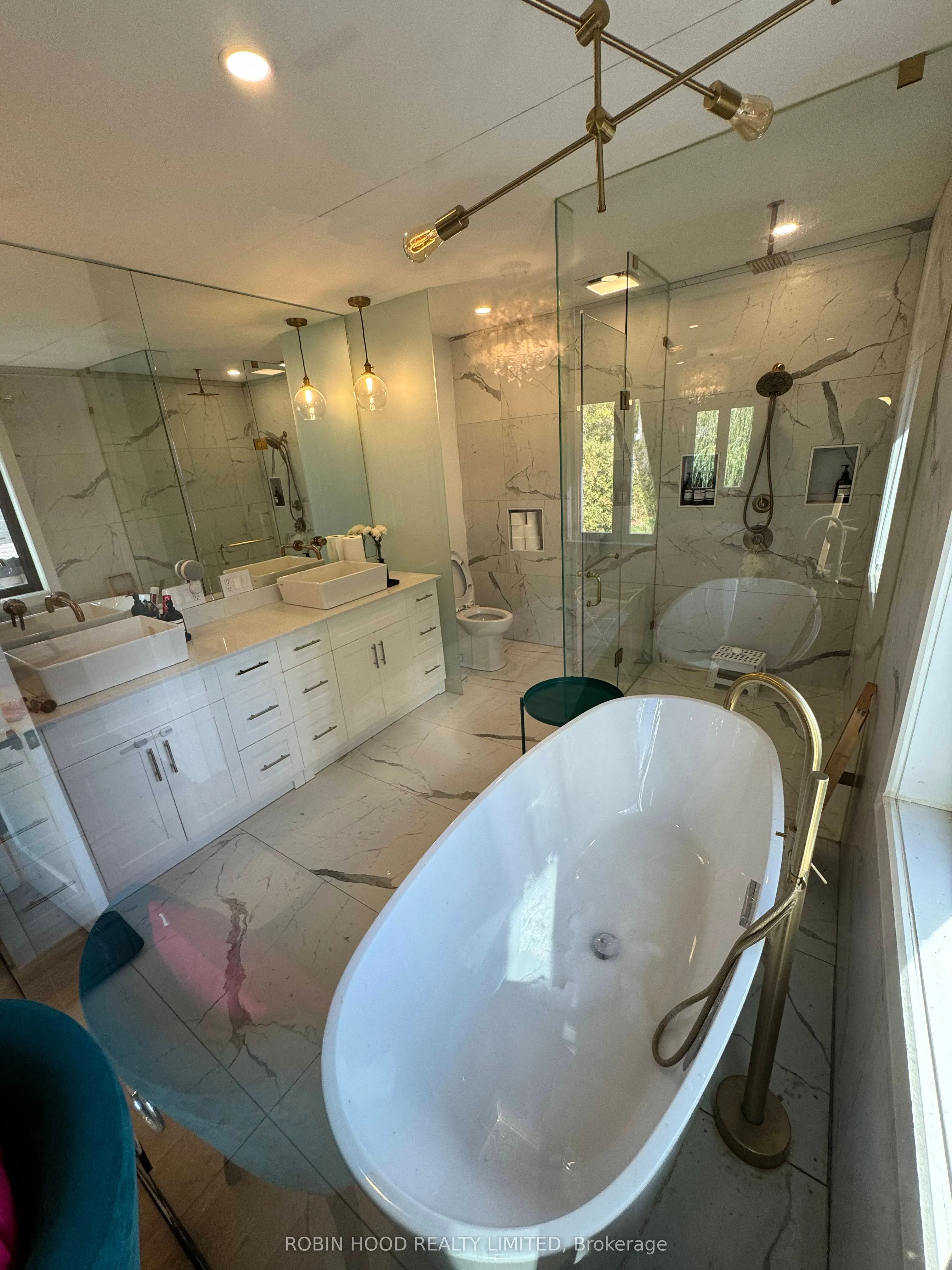 16 Glen Everest Road, #Main Floor