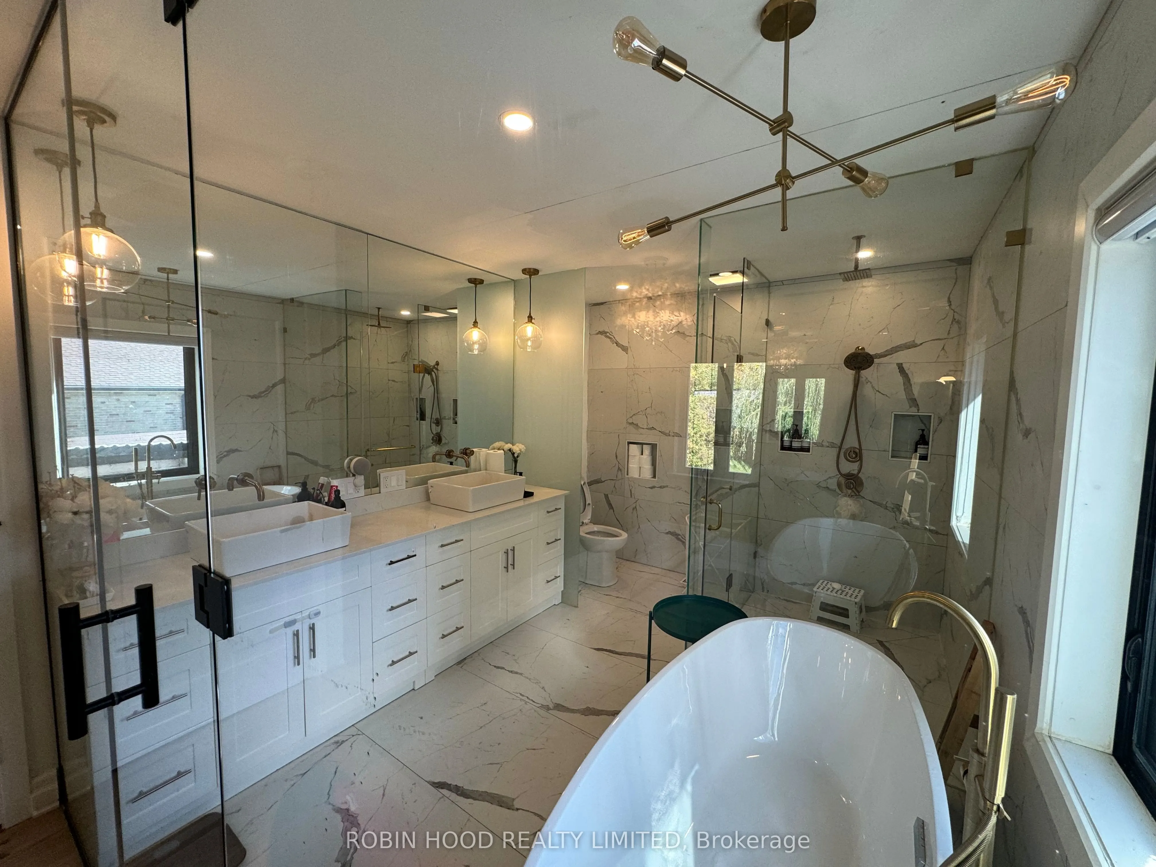16 Glen Everest Road, #Main Floor