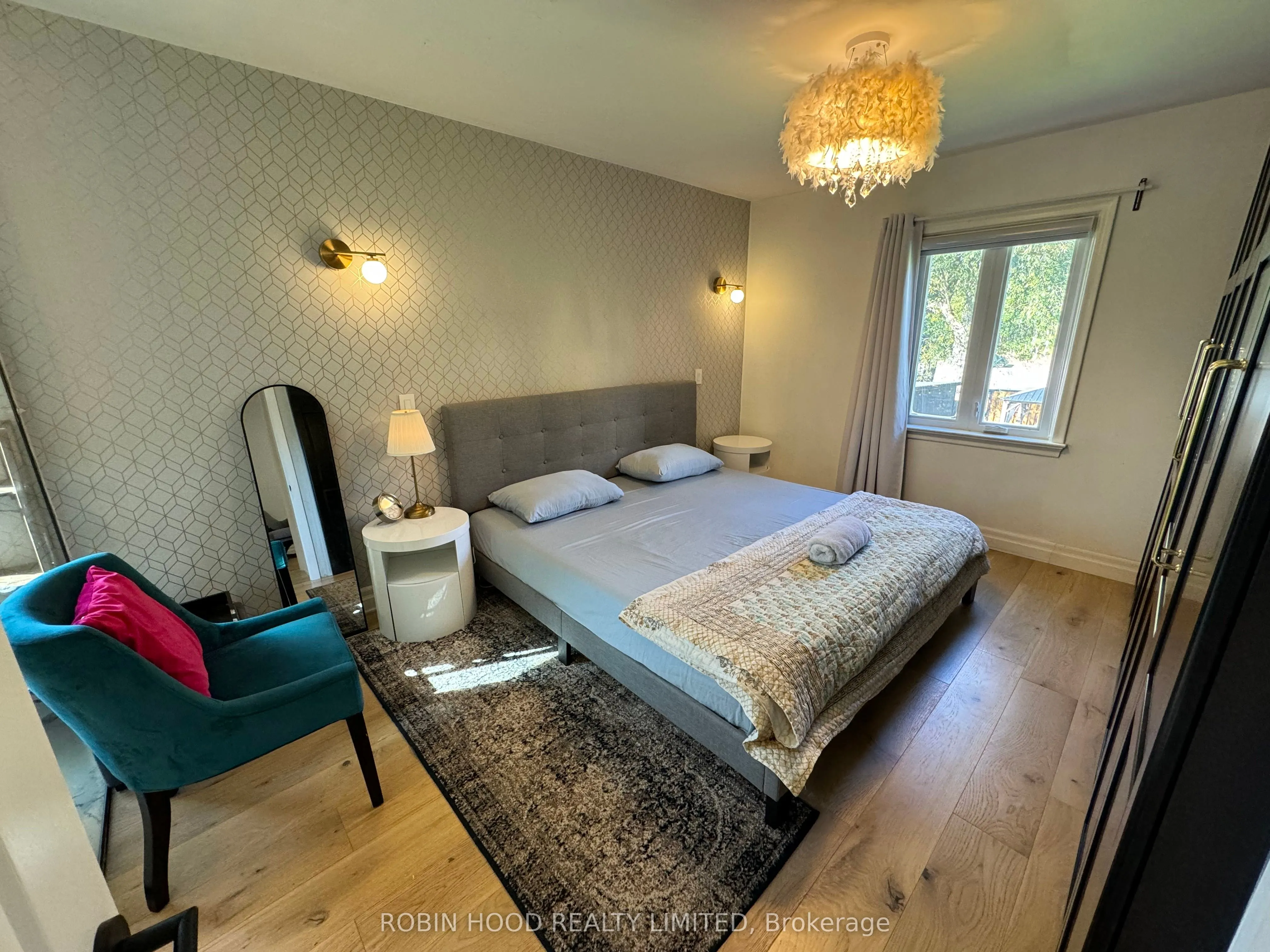 16 Glen Everest Road, #Main Floor