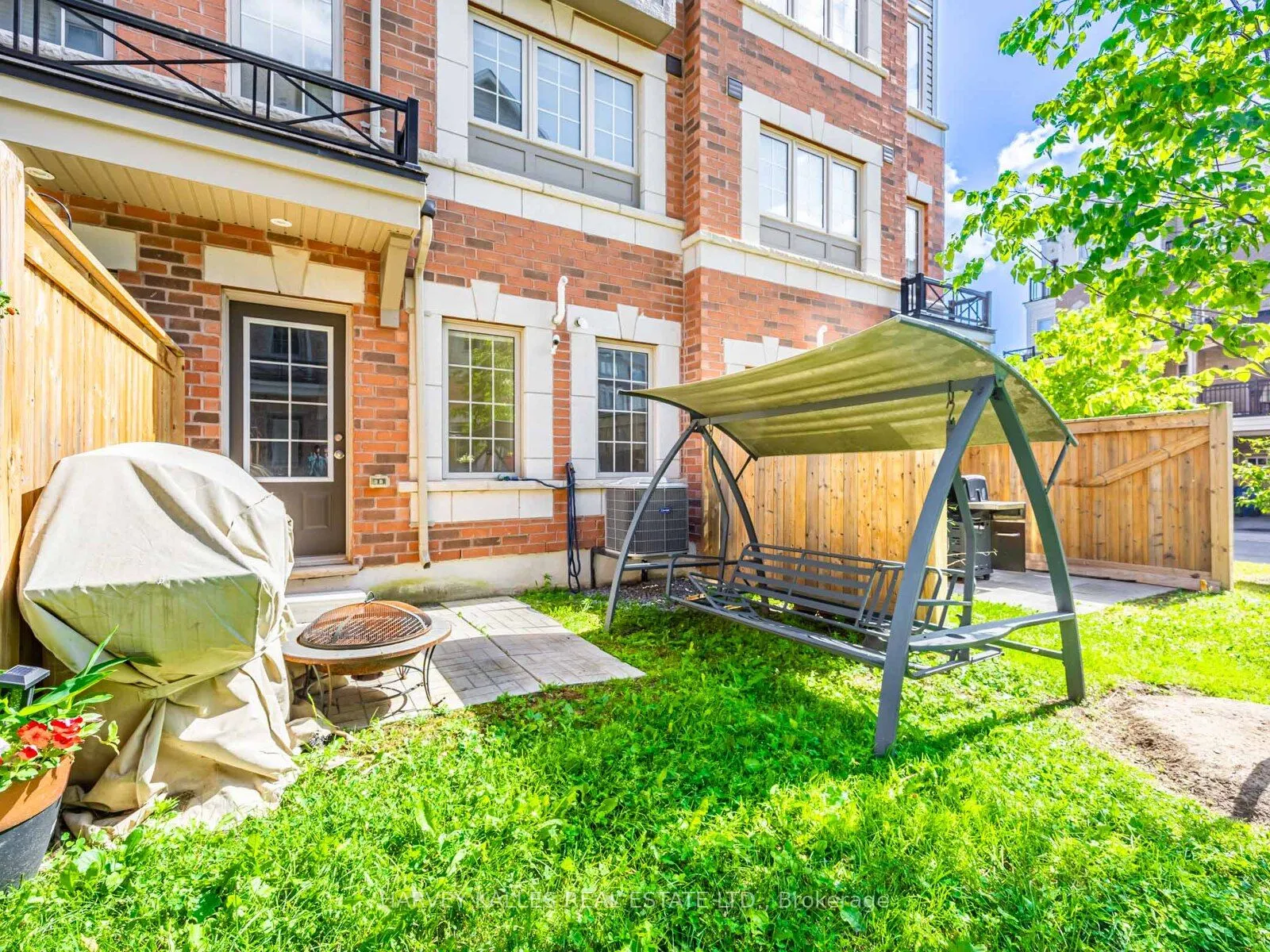 38 Glenstal Path, #271