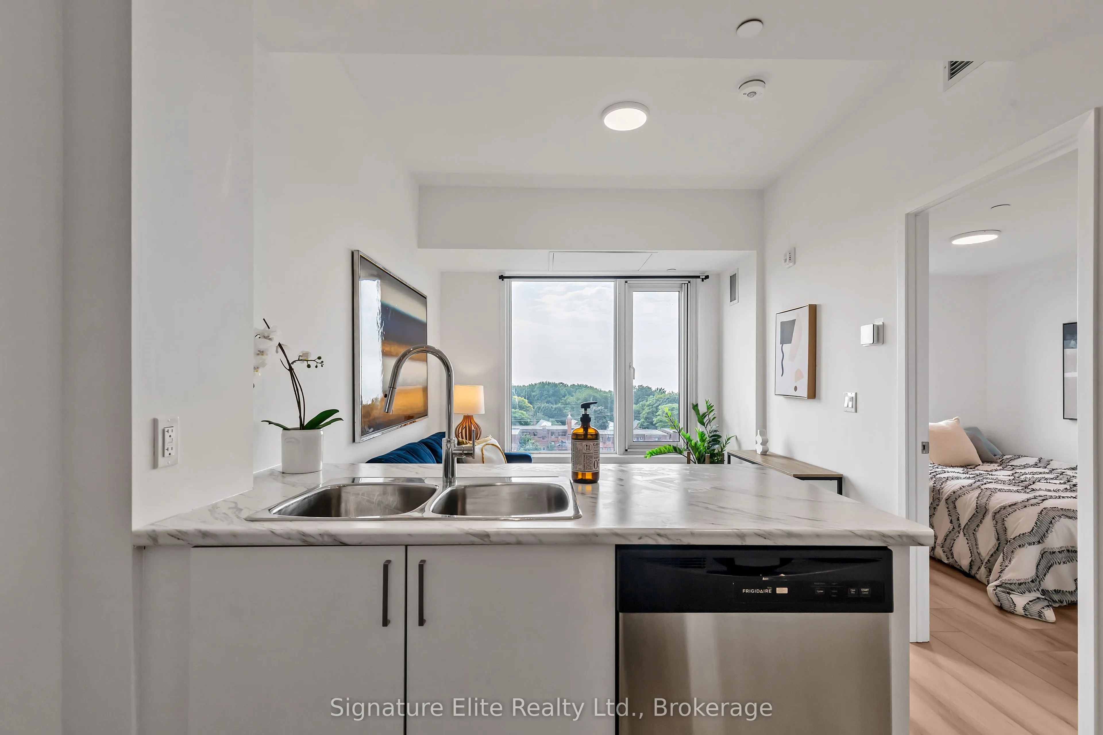 2382 Kingston Road, #602