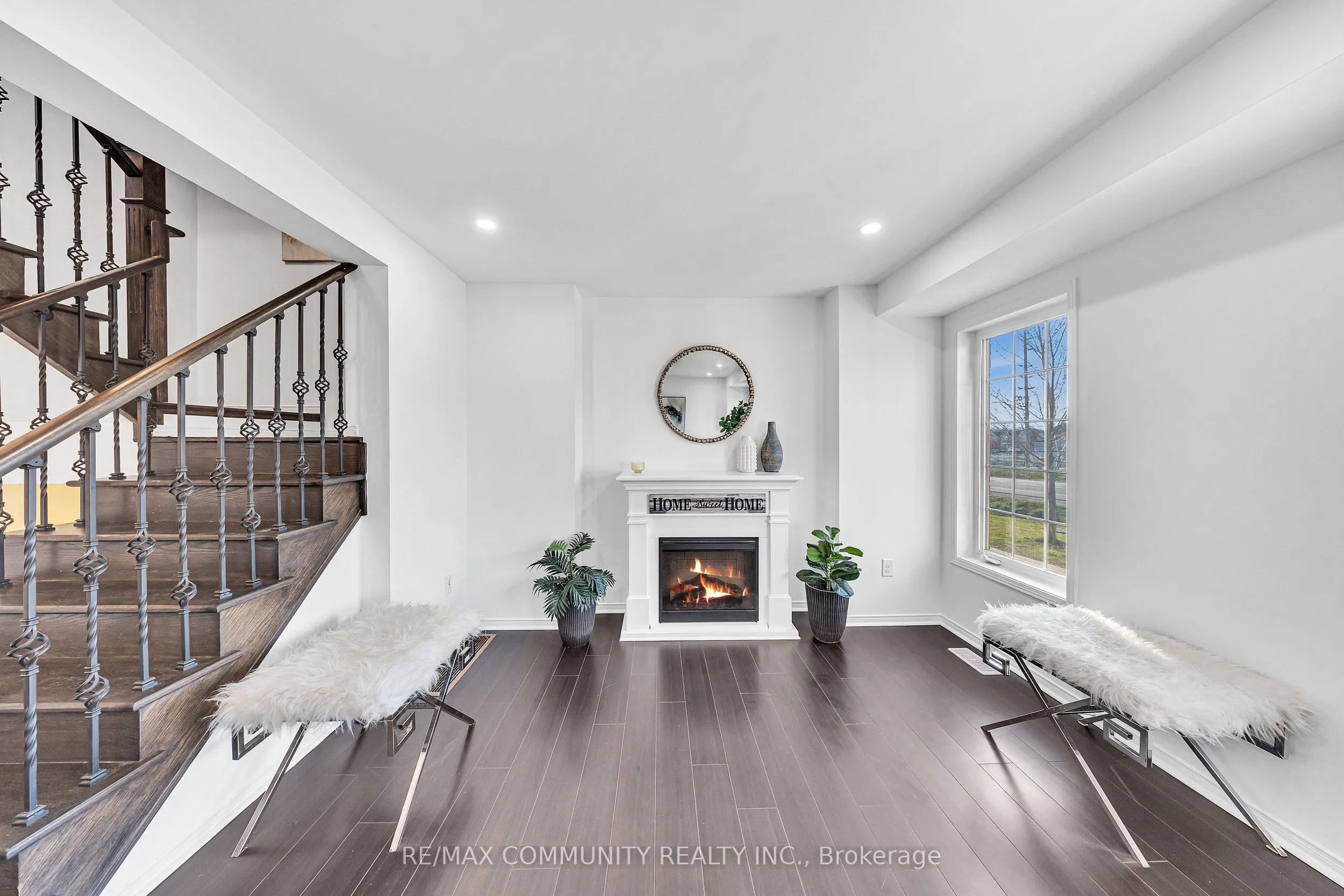 473 Rossland Road E