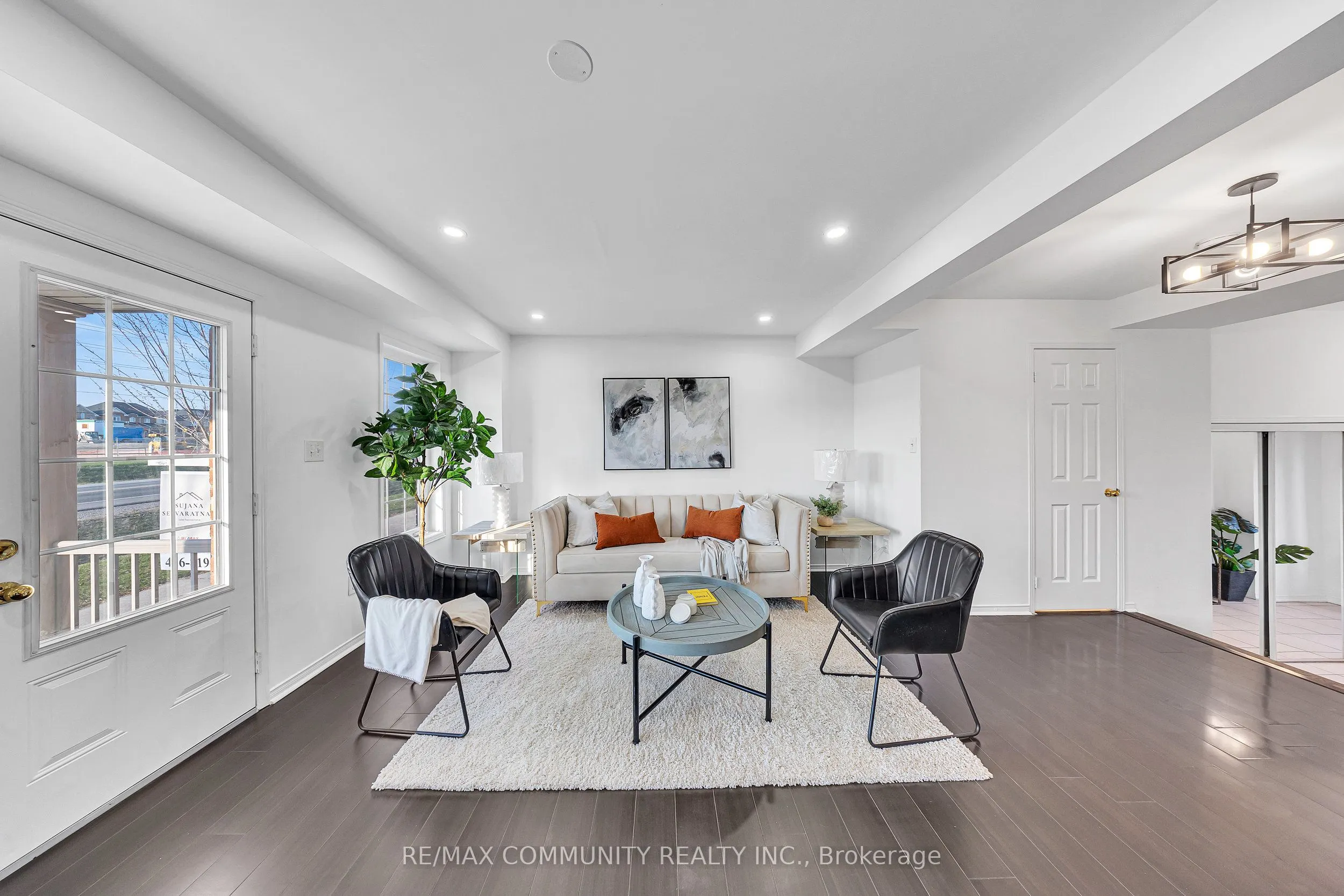 473 Rossland Road E