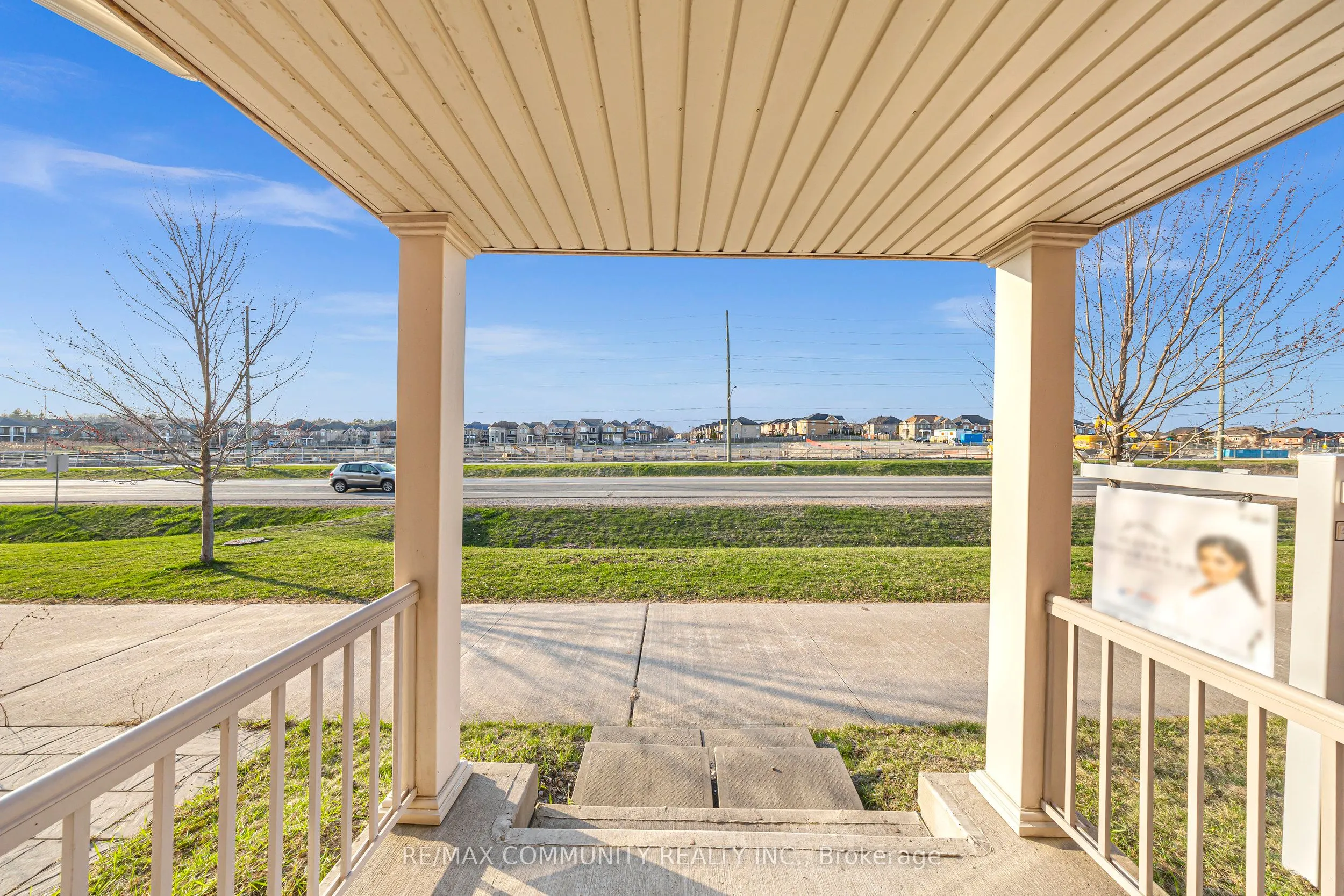 473 Rossland Road E