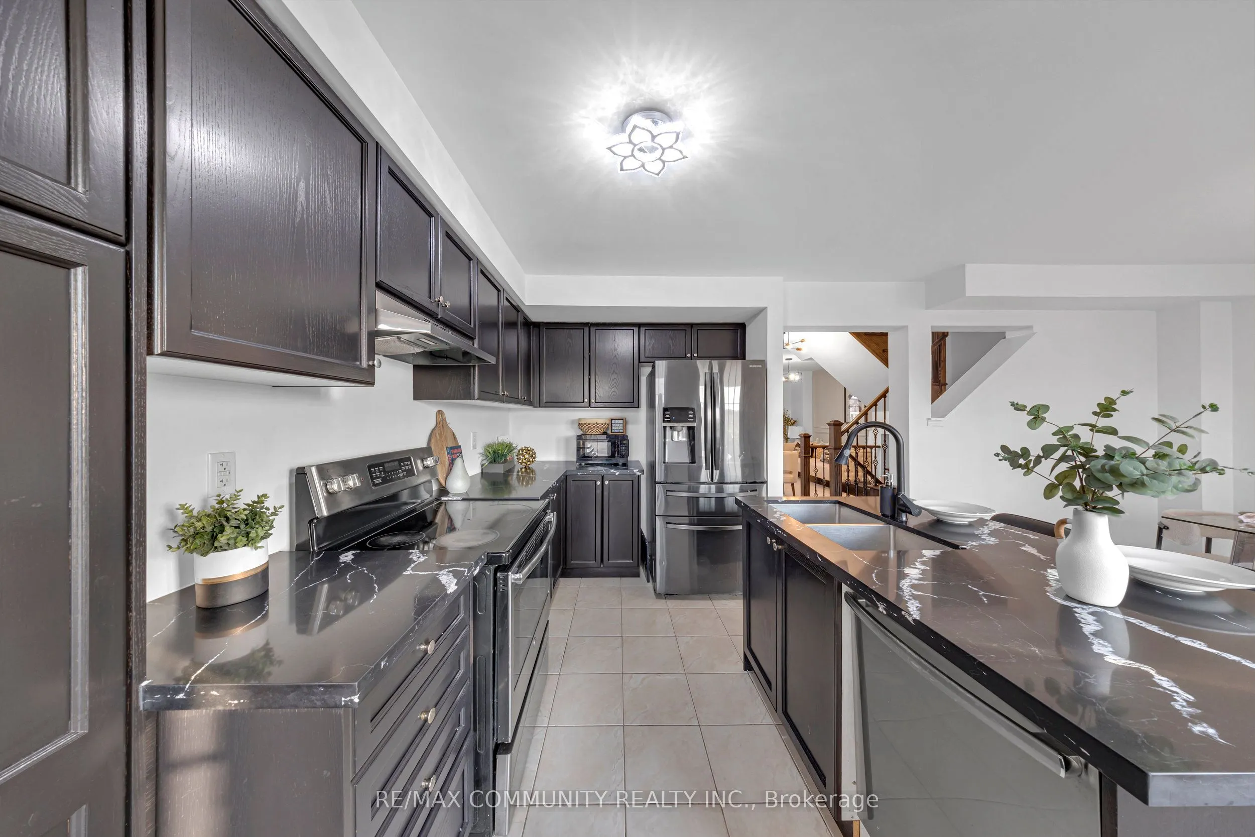 473 Rossland Road E