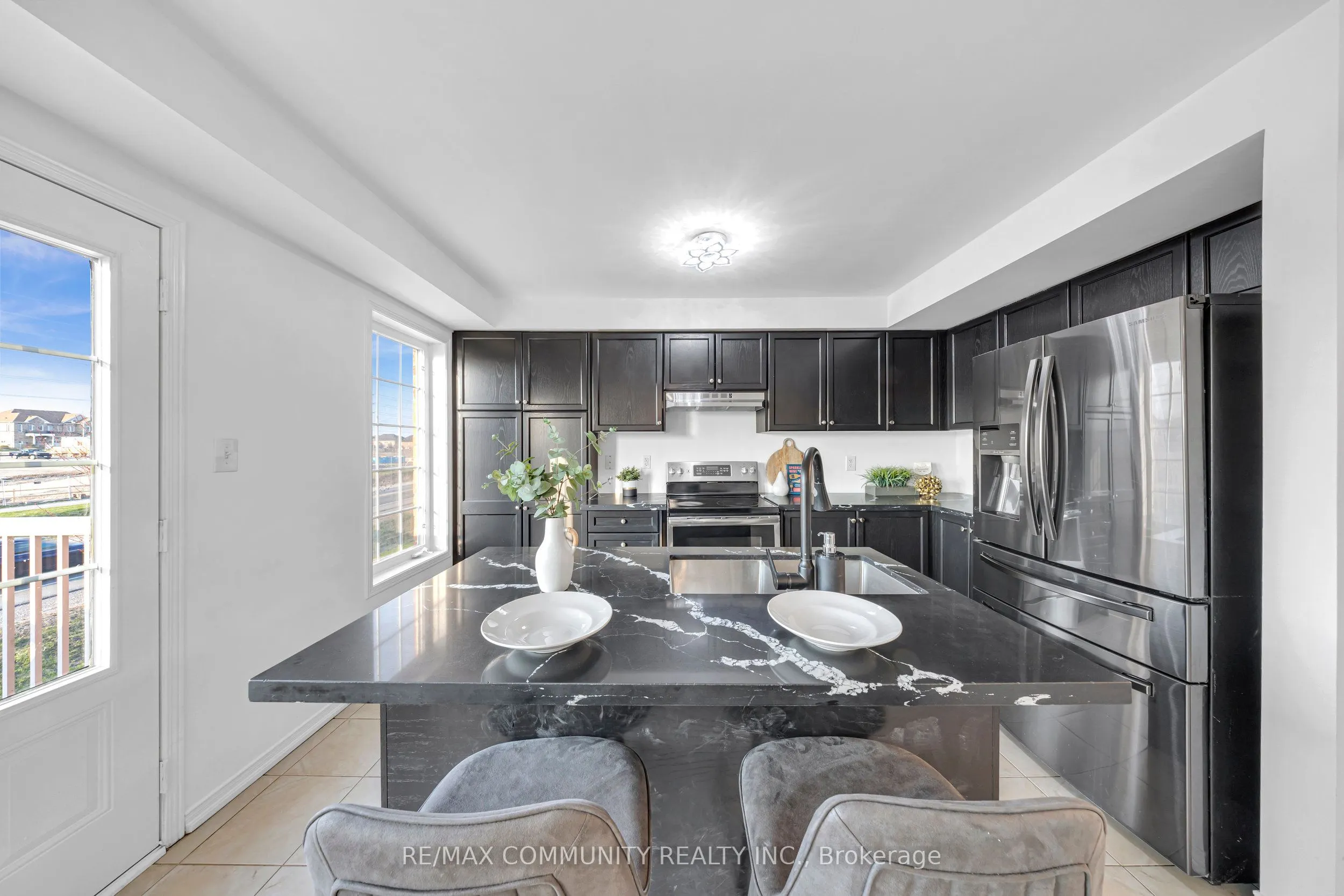 473 Rossland Road E