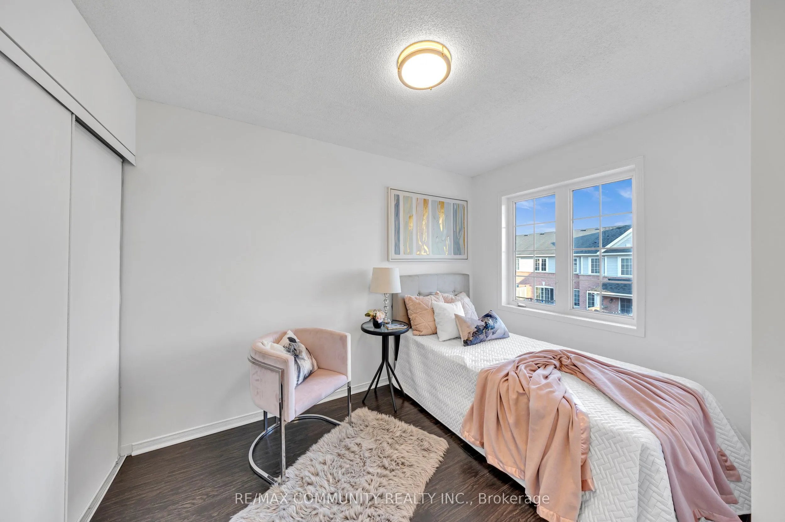 473 Rossland Road E