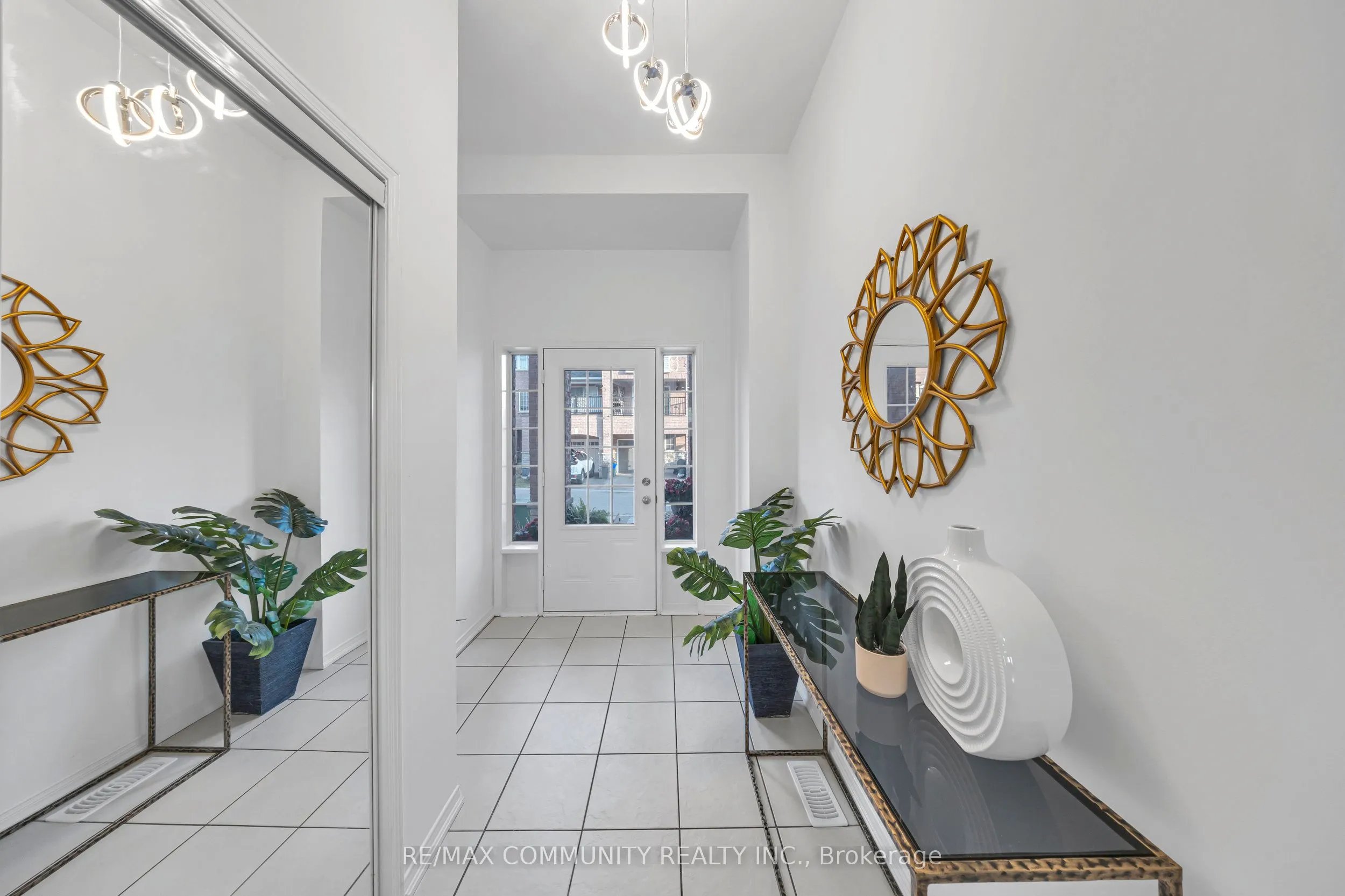 473 Rossland Road E