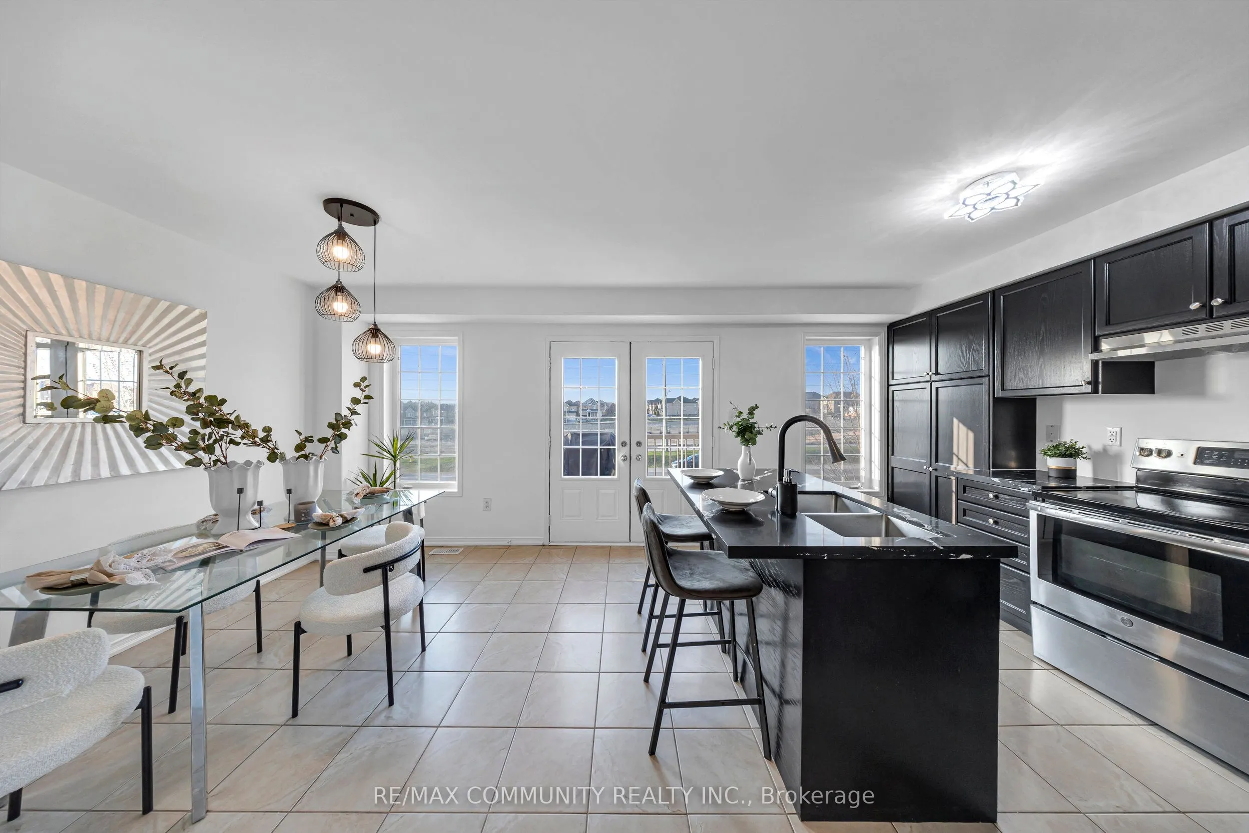 473 Rossland Road E