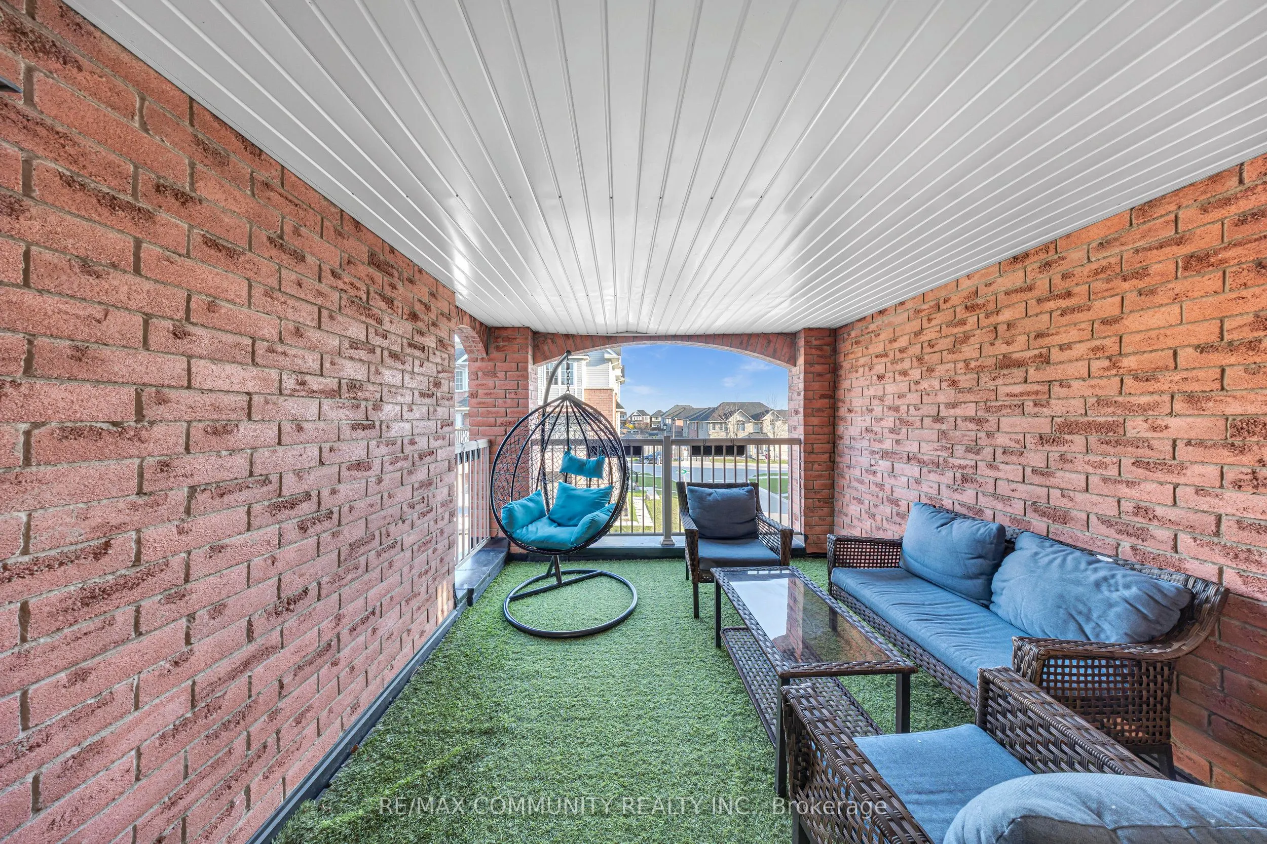 473 Rossland Road E
