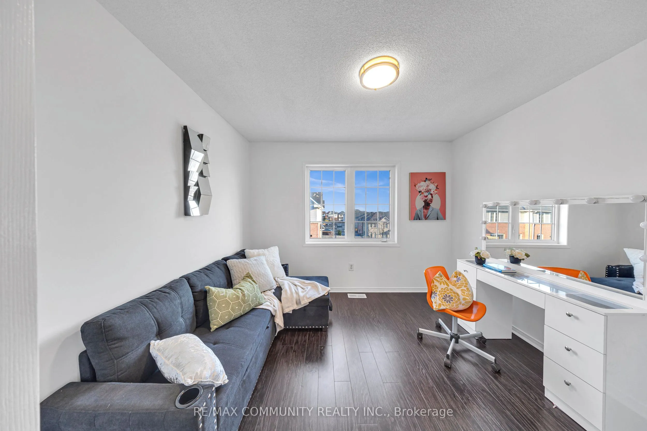 473 Rossland Road E