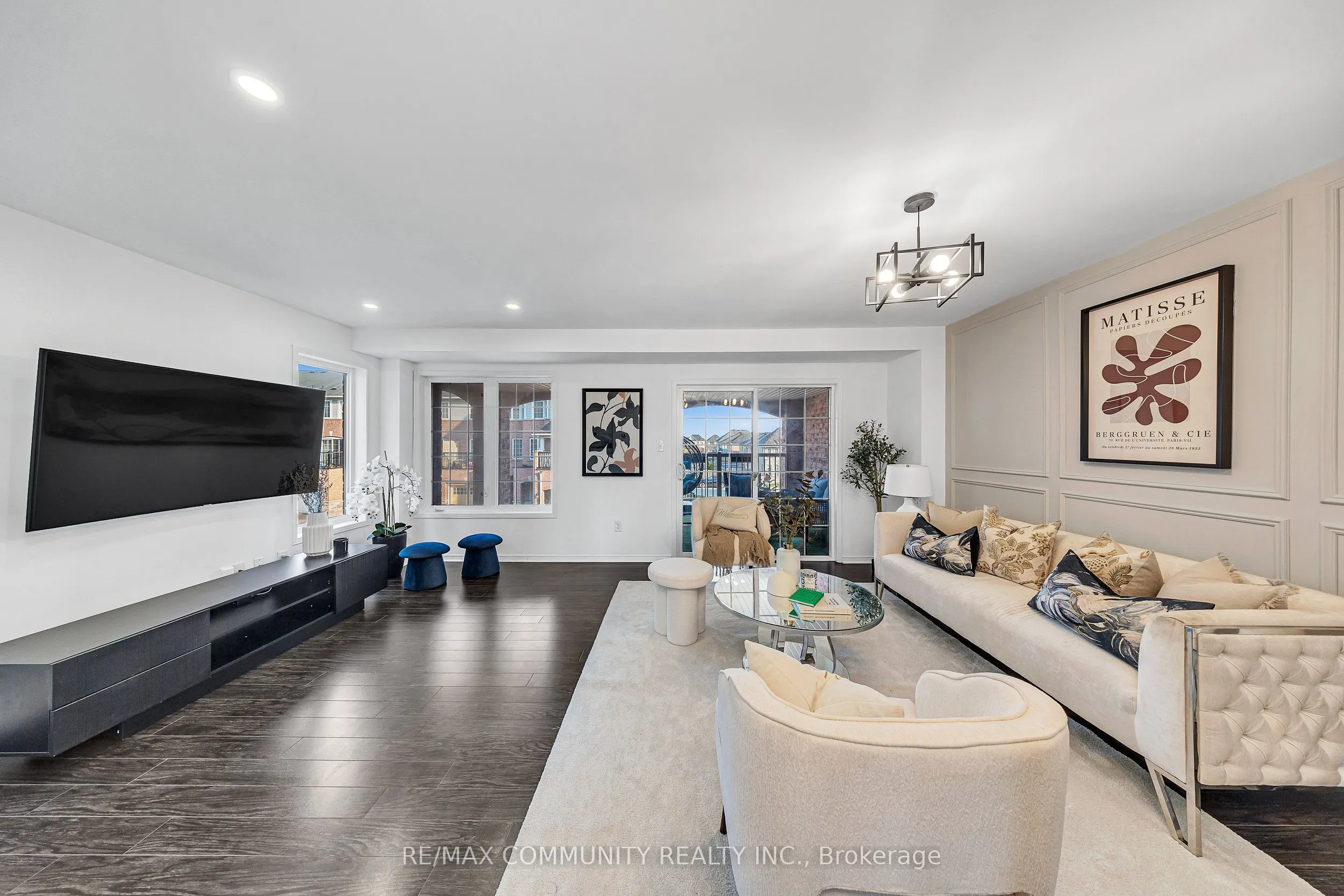 473 Rossland Road E