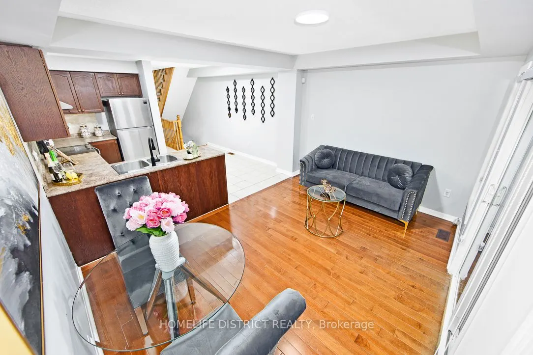 77 Coyote Crescent