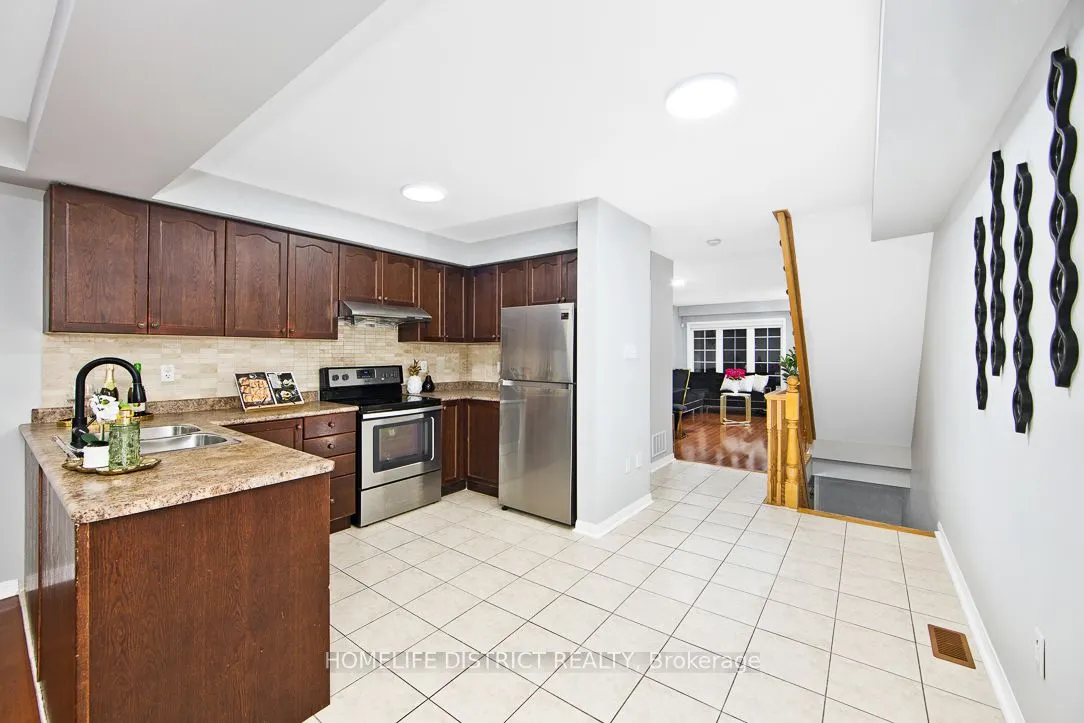 77 Coyote Crescent