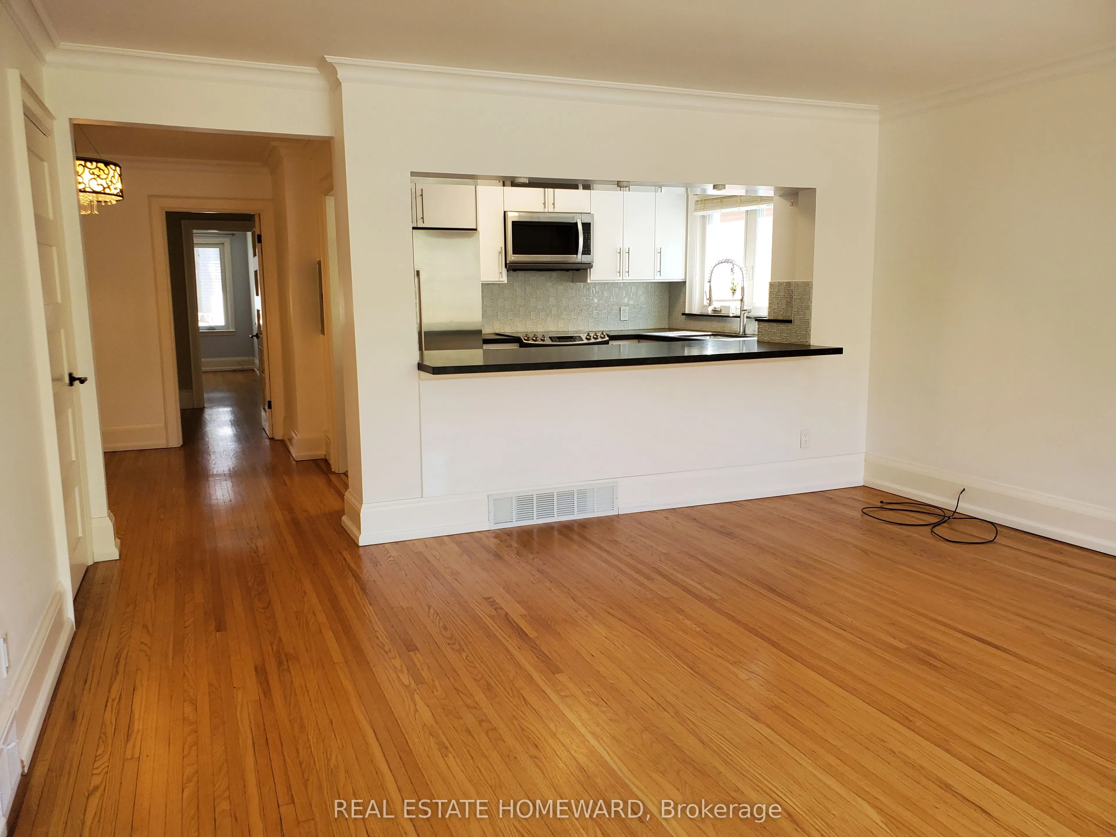 21 Love Crescent, #Main