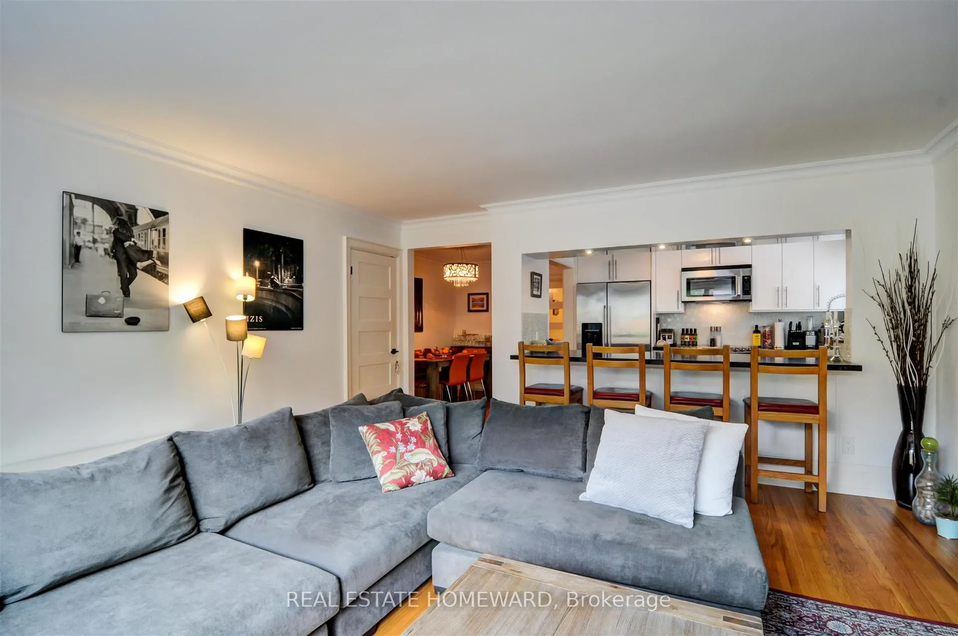 21 Love Crescent, #Main