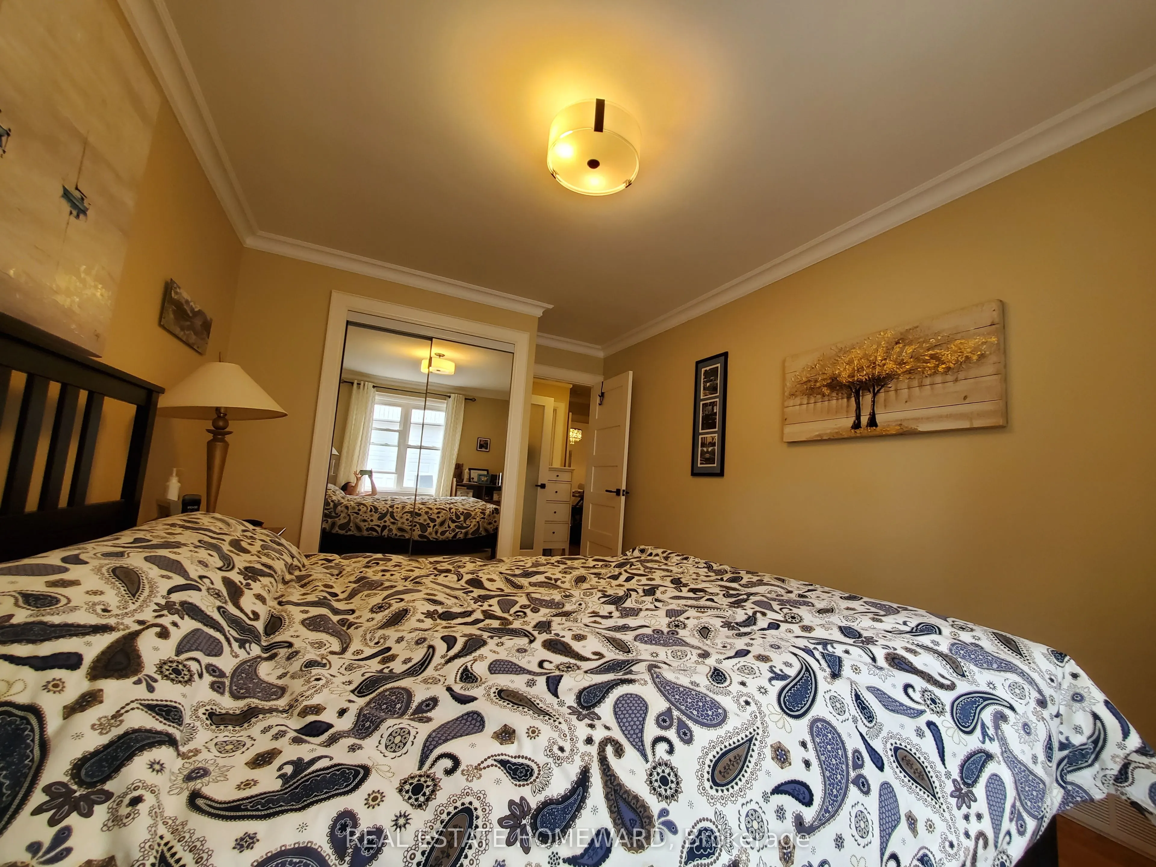 21 Love Crescent, #Main