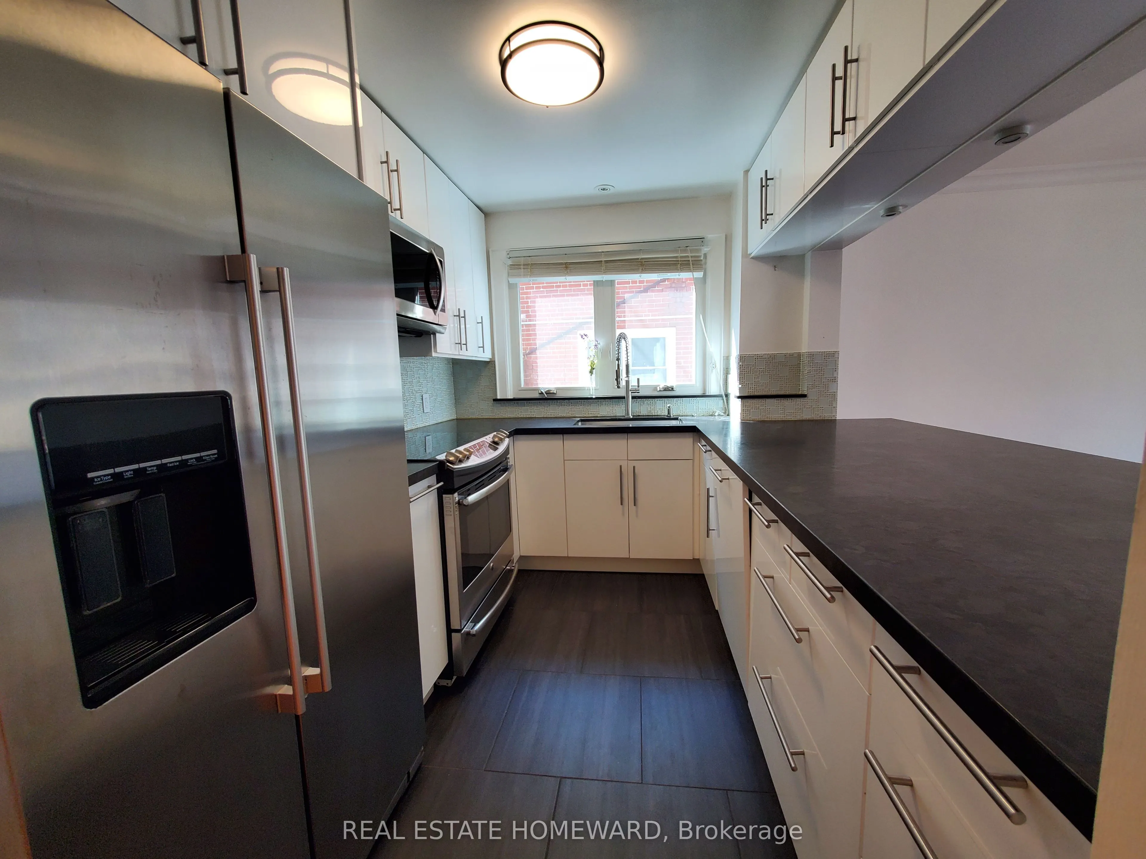 21 Love Crescent, #Main