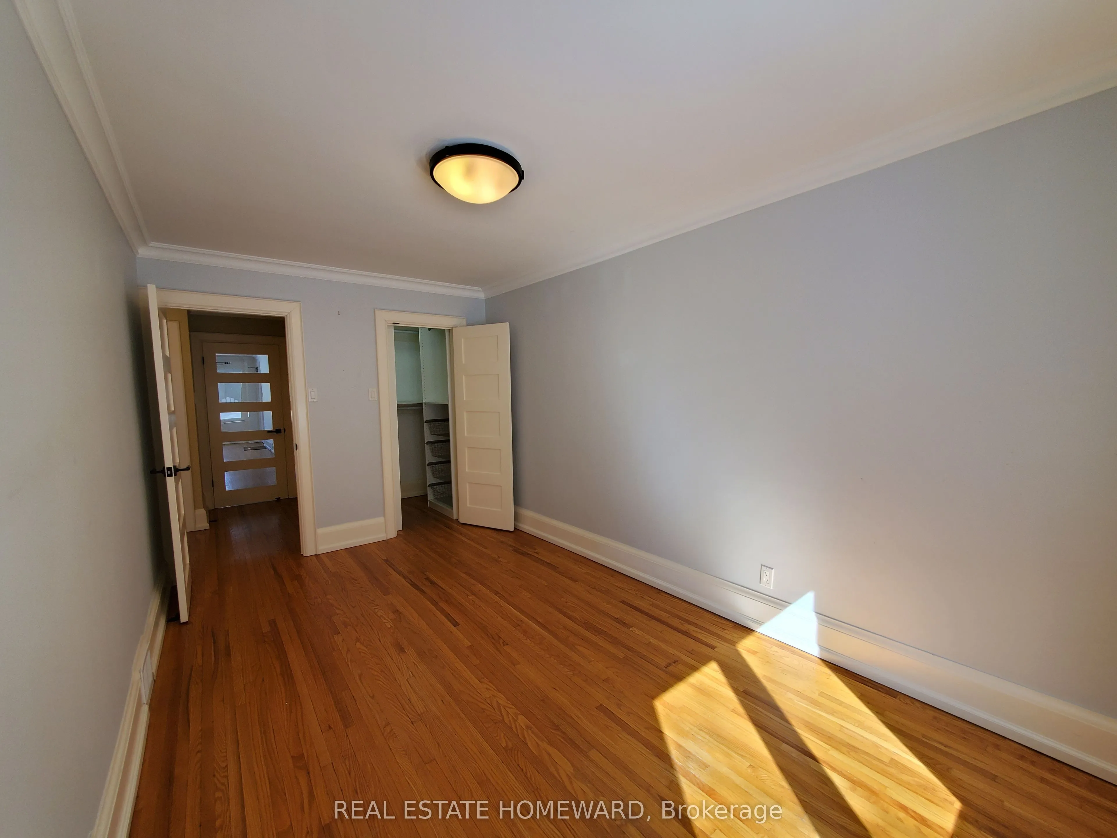 21 Love Crescent, #Main