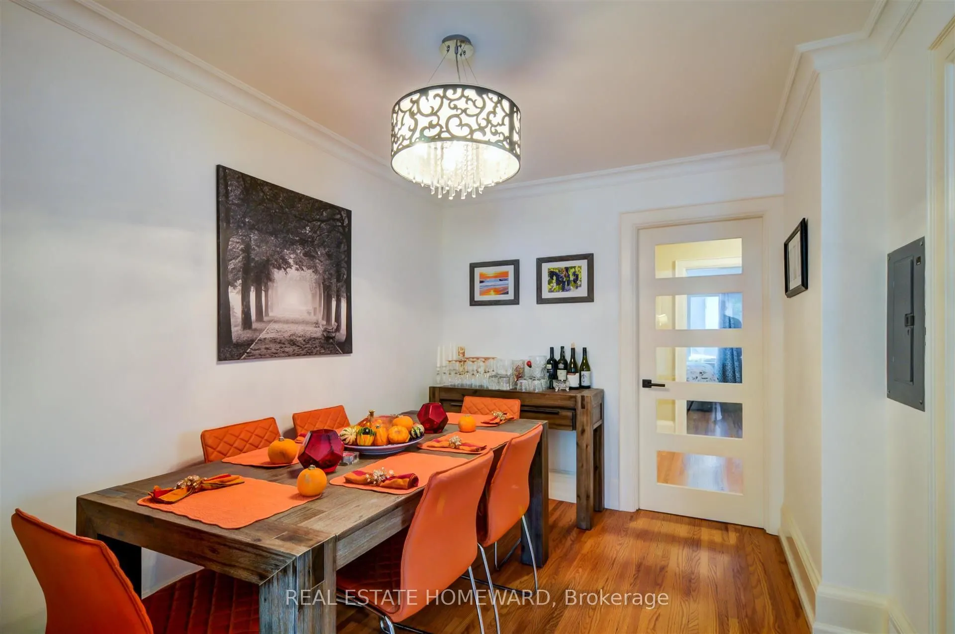 21 Love Crescent, #Main