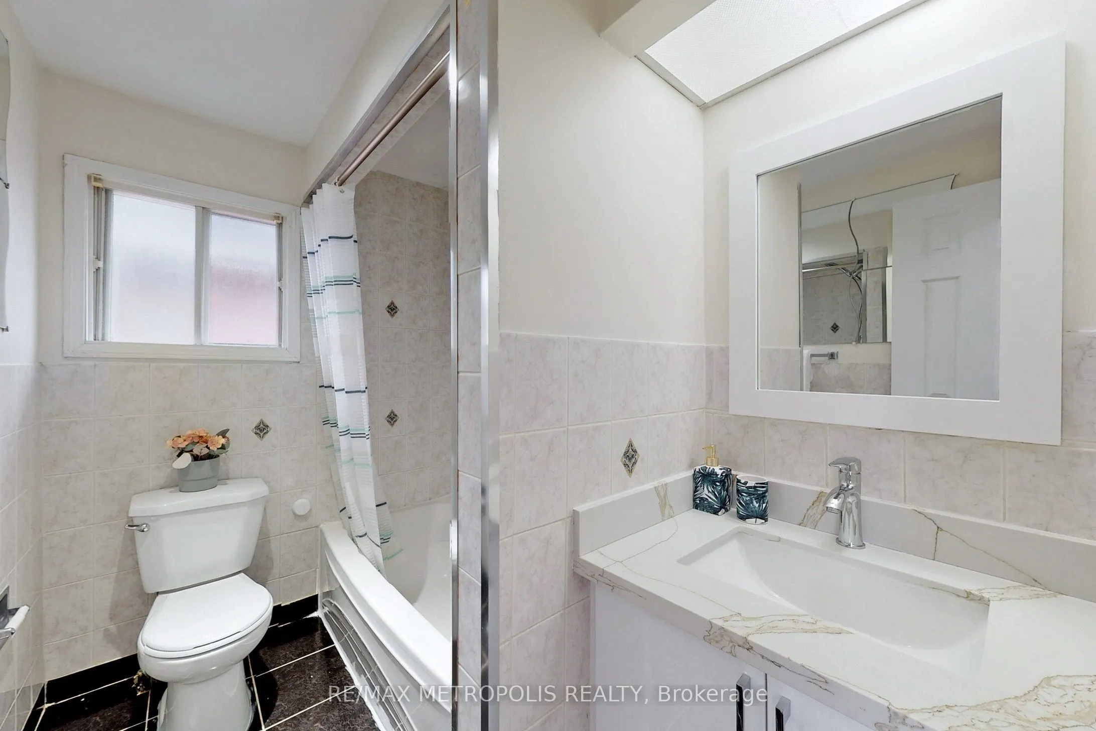 42 Grantown Avenue, #Upper