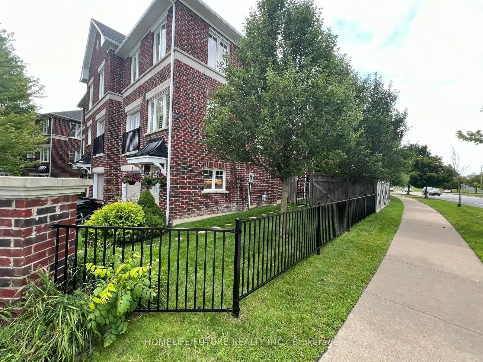 571 Longworth Avenue, #27