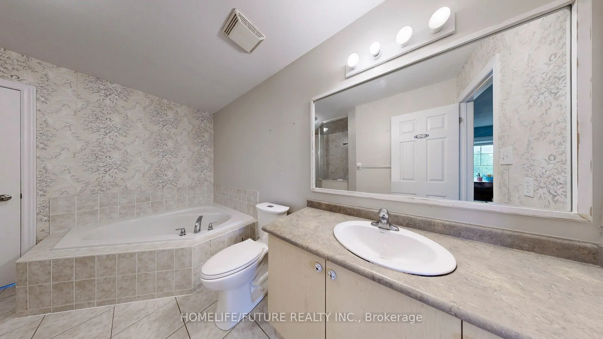 571 Longworth Avenue, #27