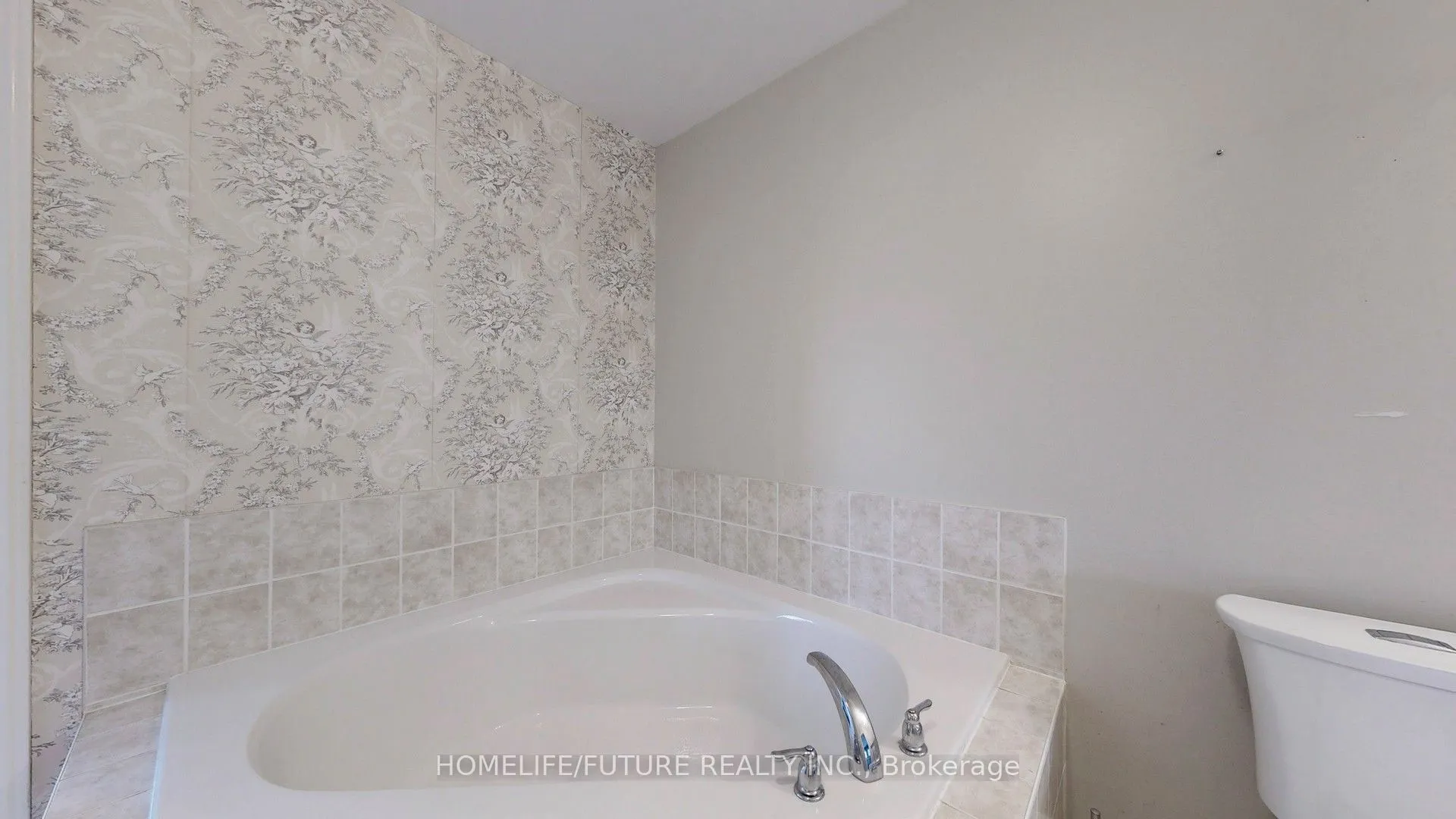 571 Longworth Avenue, #27