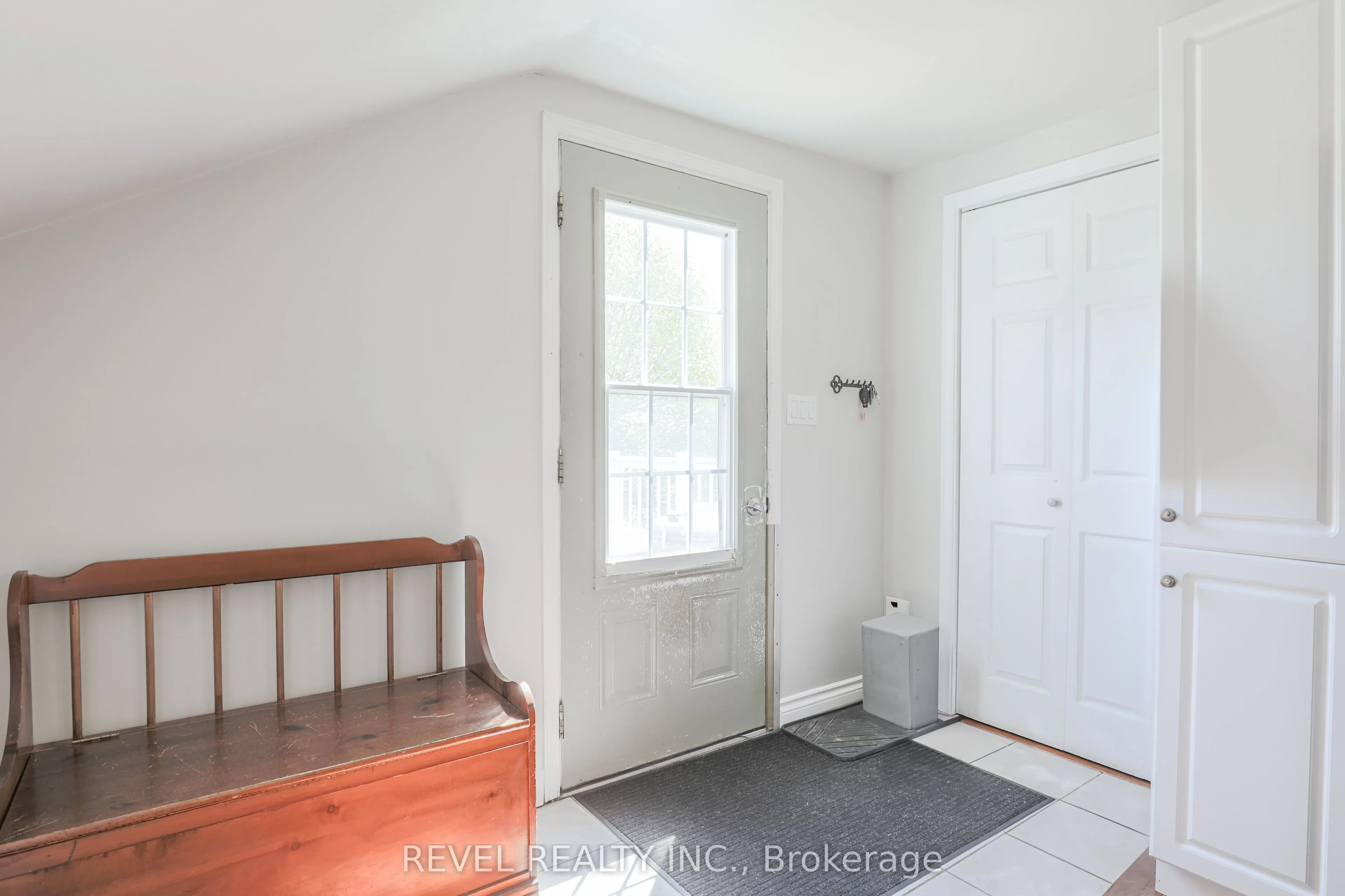 16121 Island Road