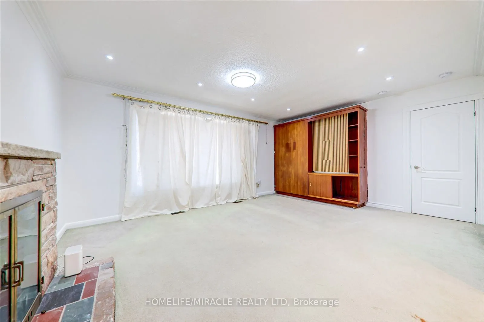23 Dunelm Street