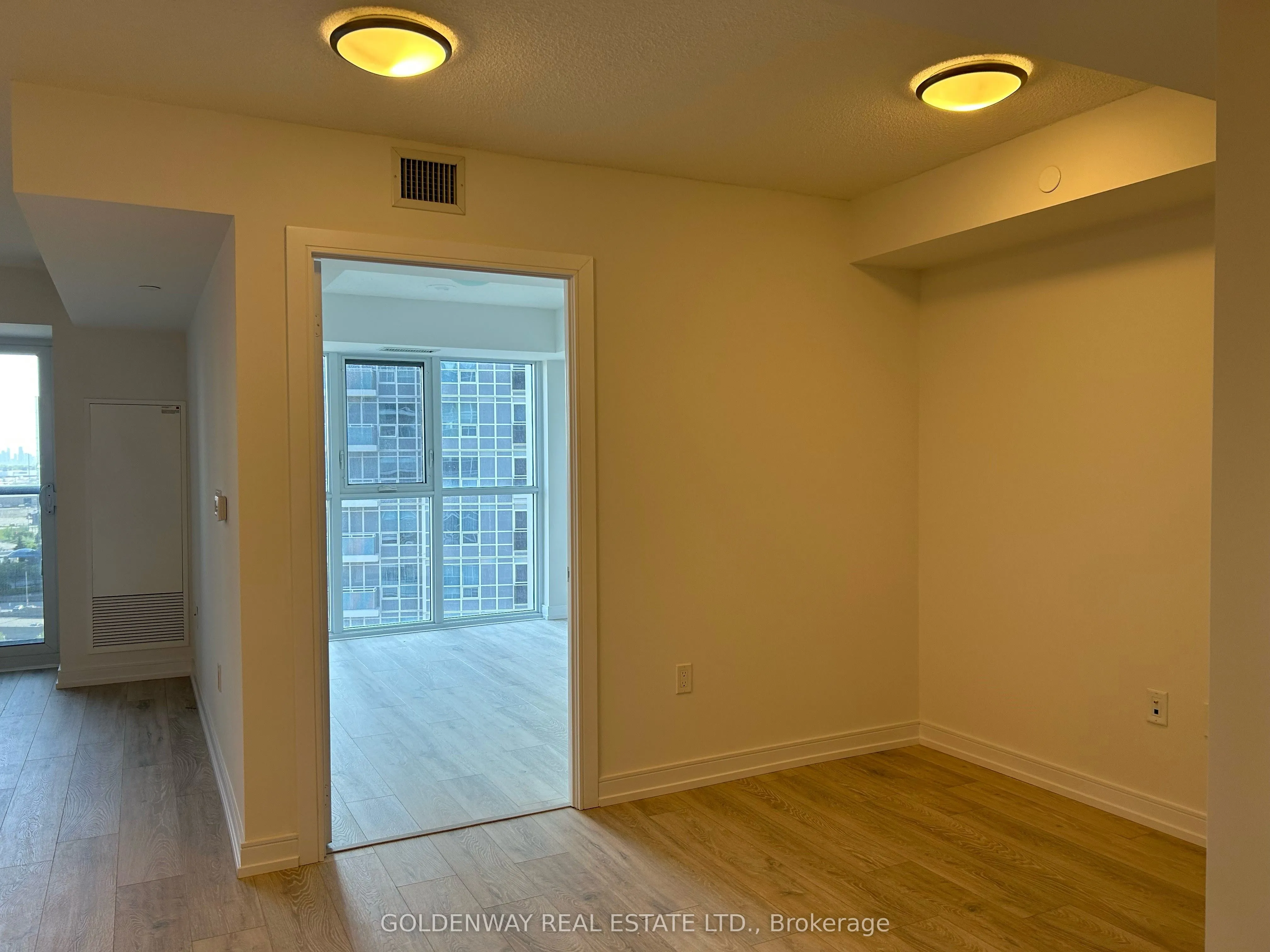 225 Village Green Square, #1305